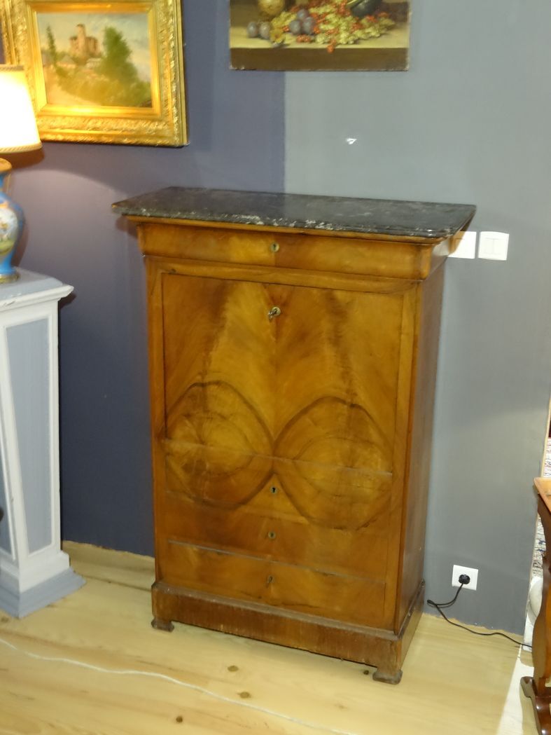Secretary Louis Philippe in walnut and walnut plating 98 x 143 cm