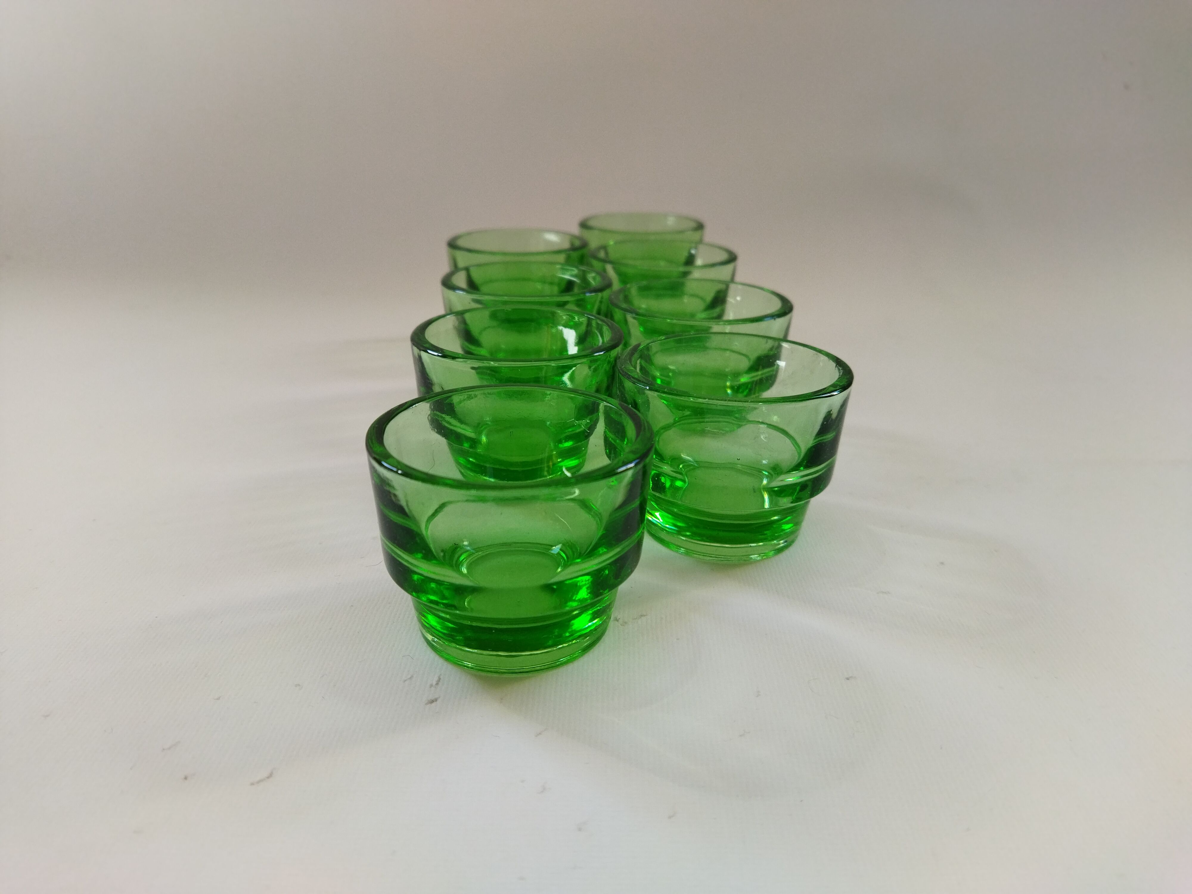 8 Vereco cockroaches