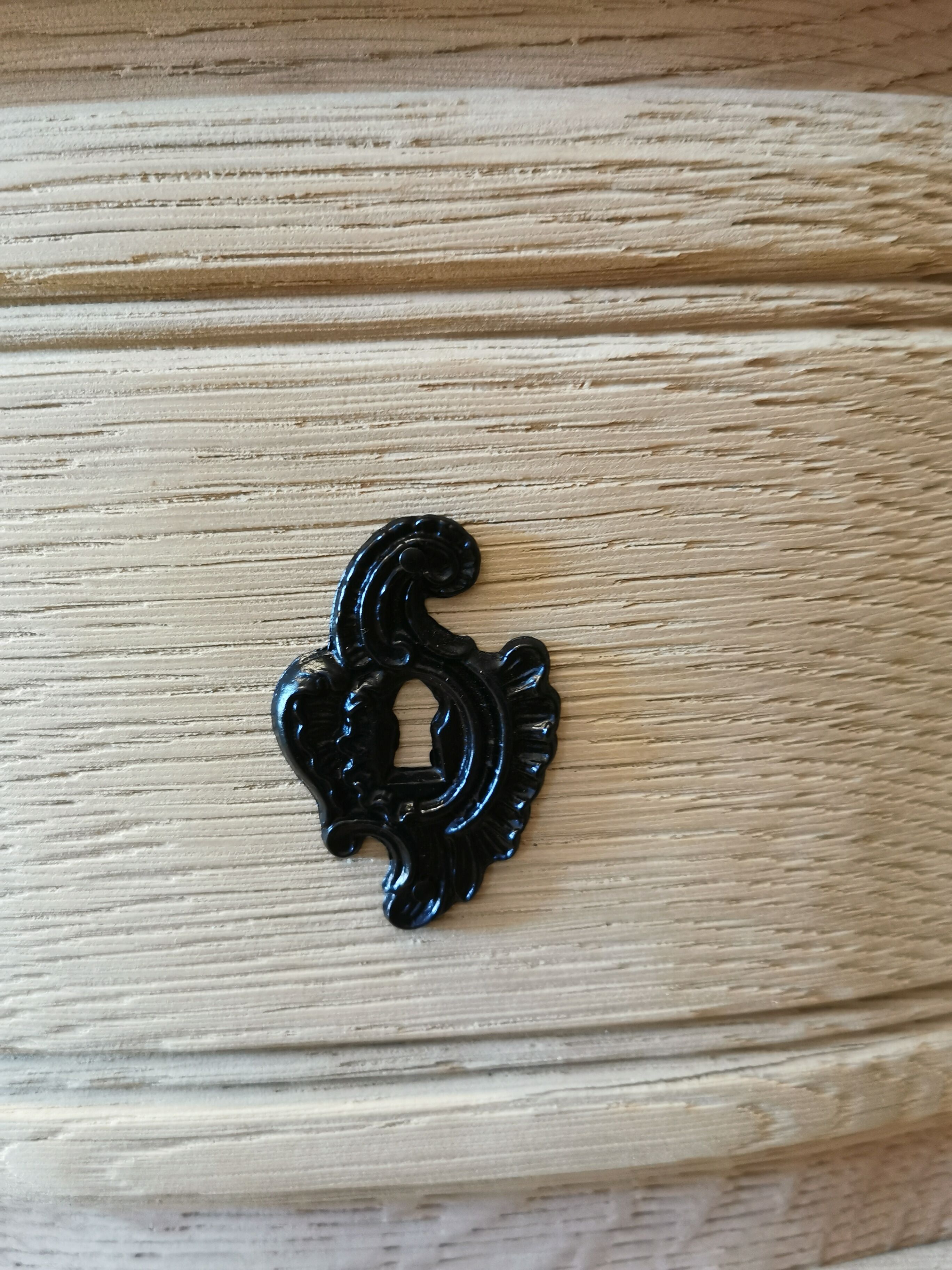 Curved chest of drawers raw oak 3 drawers