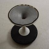 Tabouret de Eero Saarinen pour Knoll.  Datant des années 80.