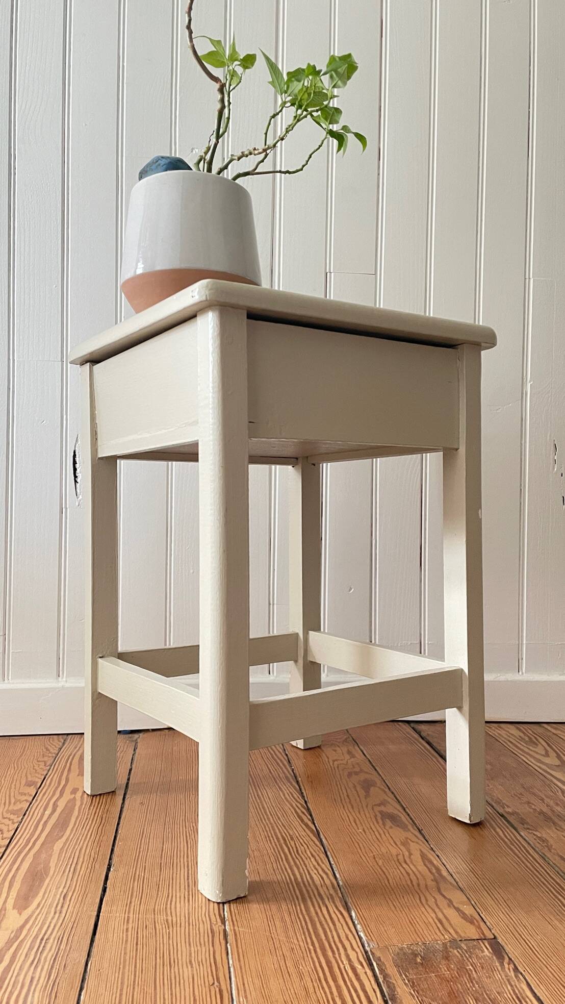 VINTAGE Beige Stool Chest