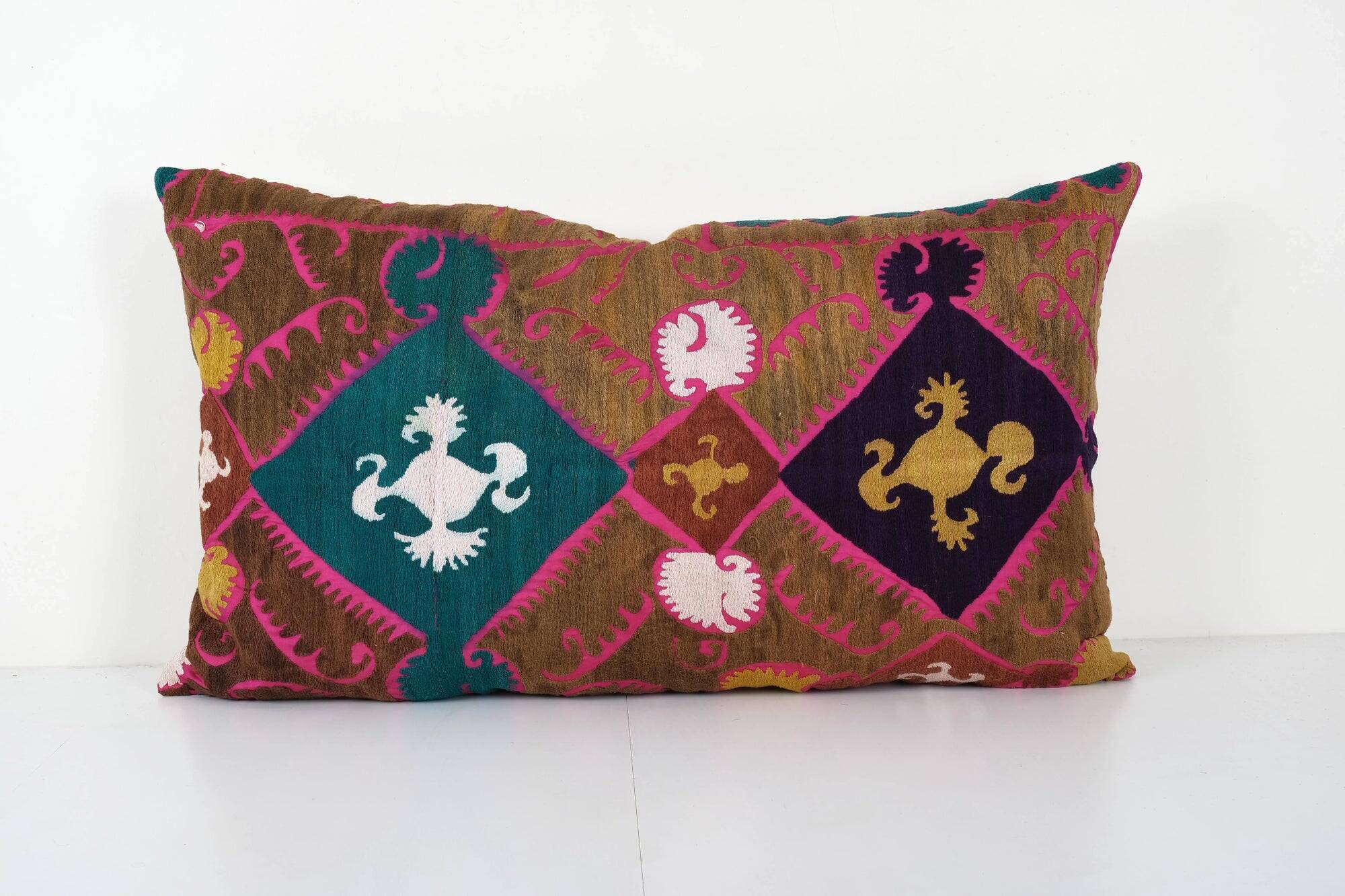 Housse de coussin brodée vintage 84x56 cm