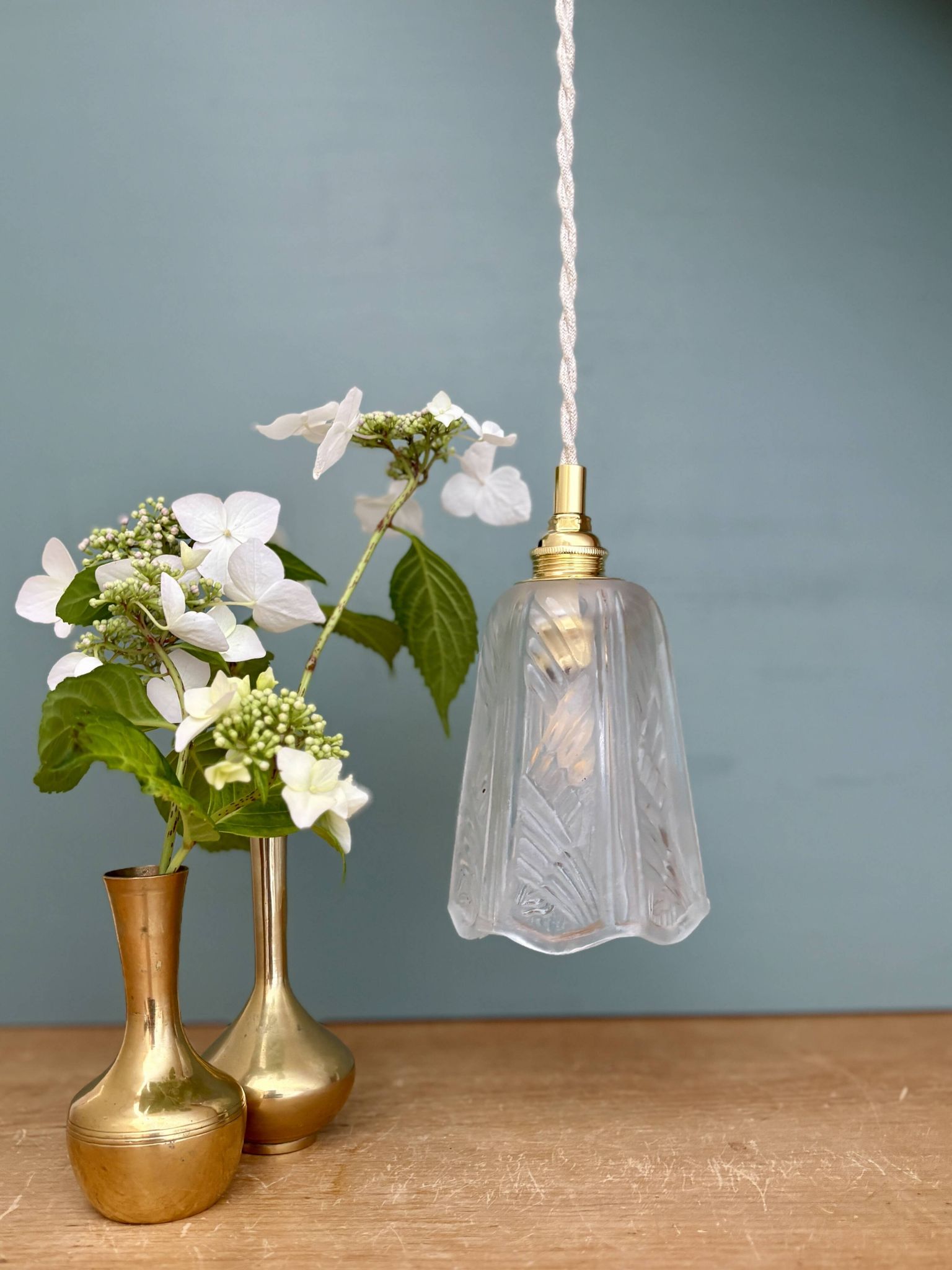 Vintage art deco frosted glass tulip pendant light