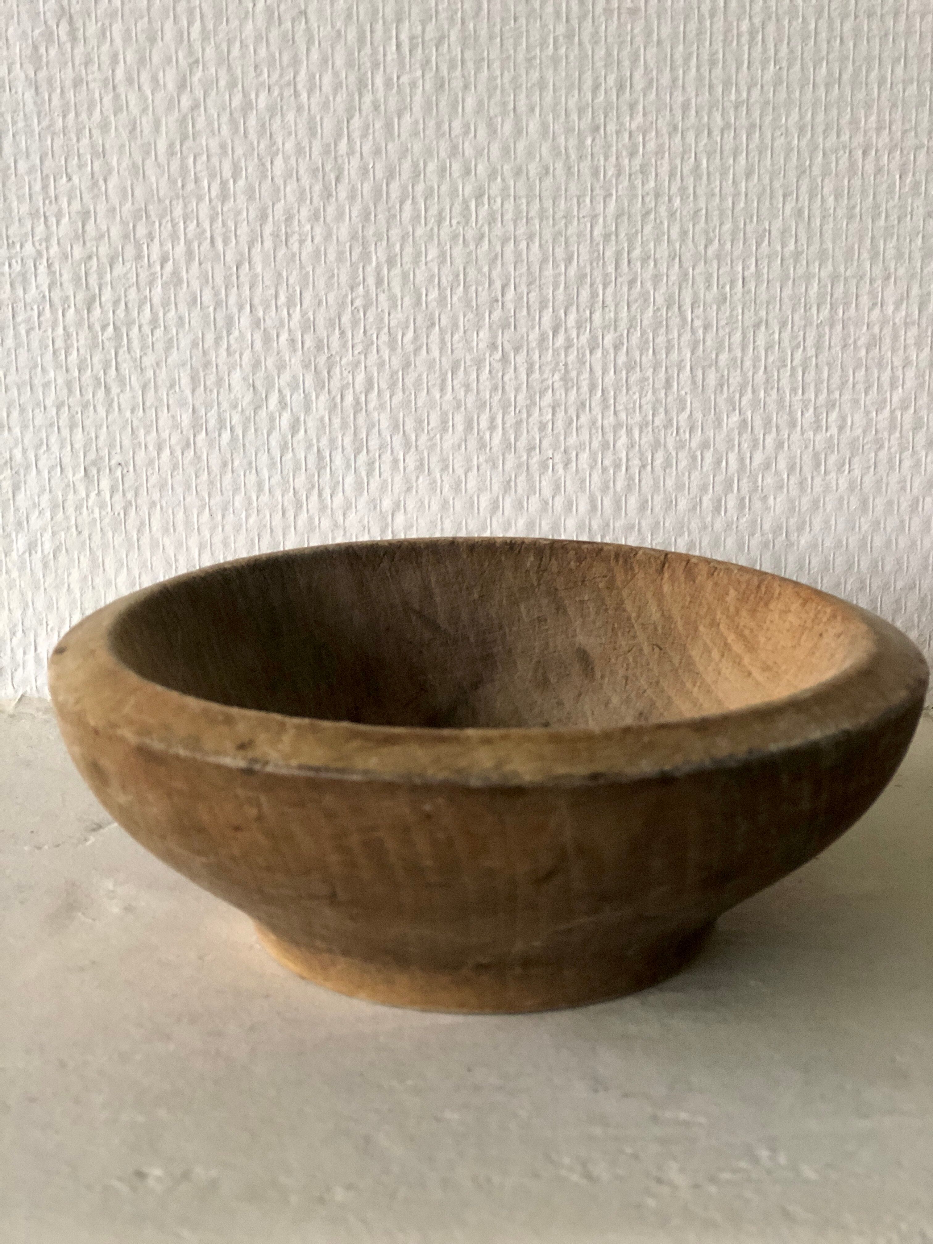 Saladier en bois brutaliste