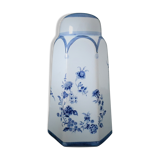 Porcelain salt shaker with blue patterns