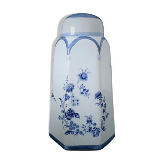 Porcelain salt shaker with blue patterns