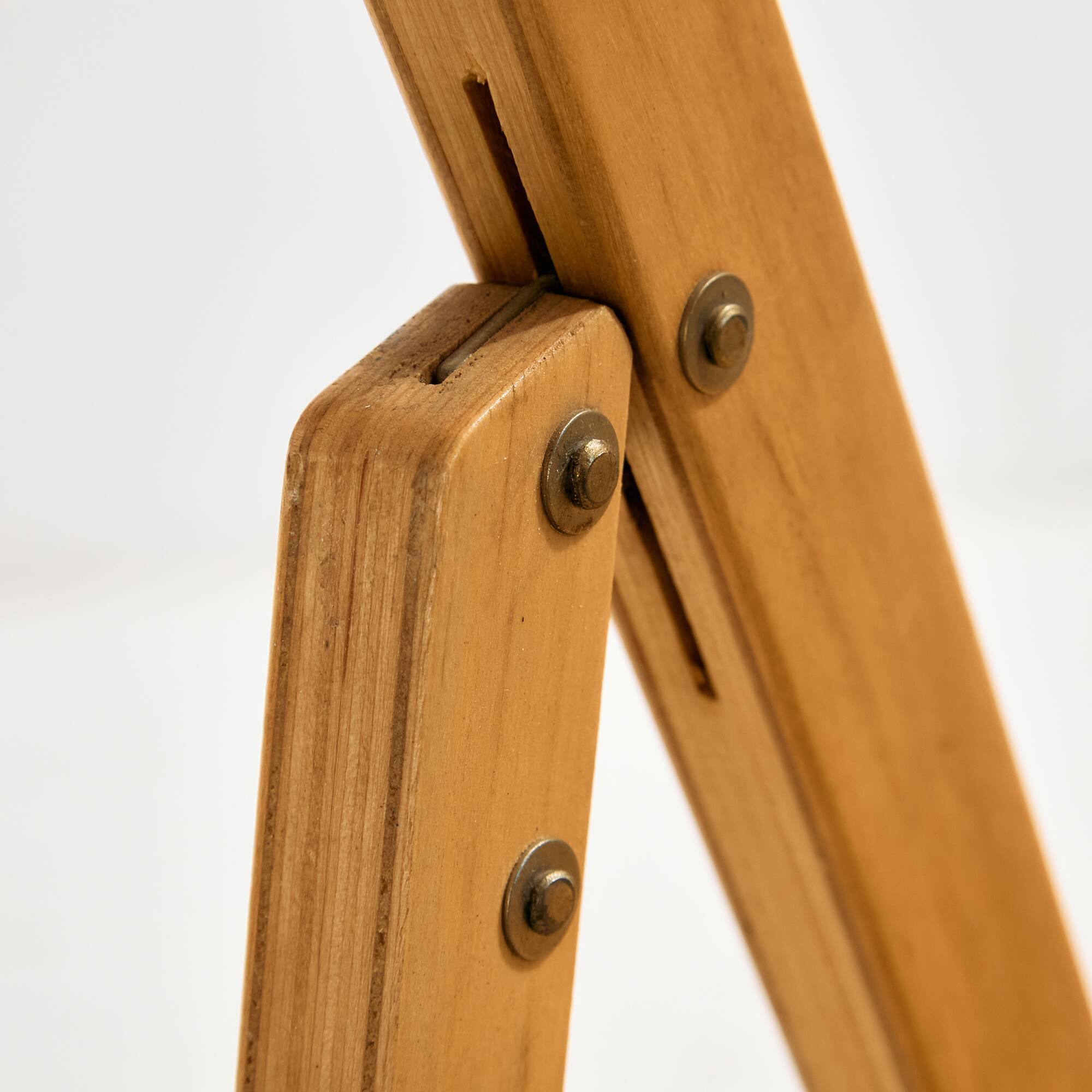 Foldable beech chair