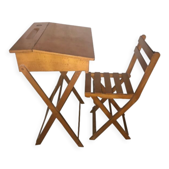 Foldable children's desk