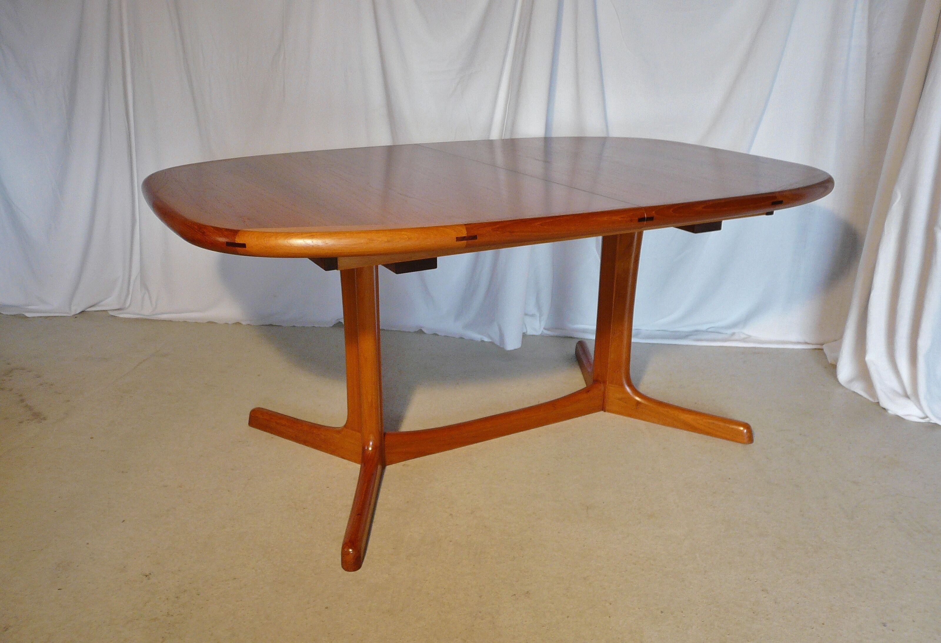 Mr. Larsen Laurits blond teak Scandinavian extensible table