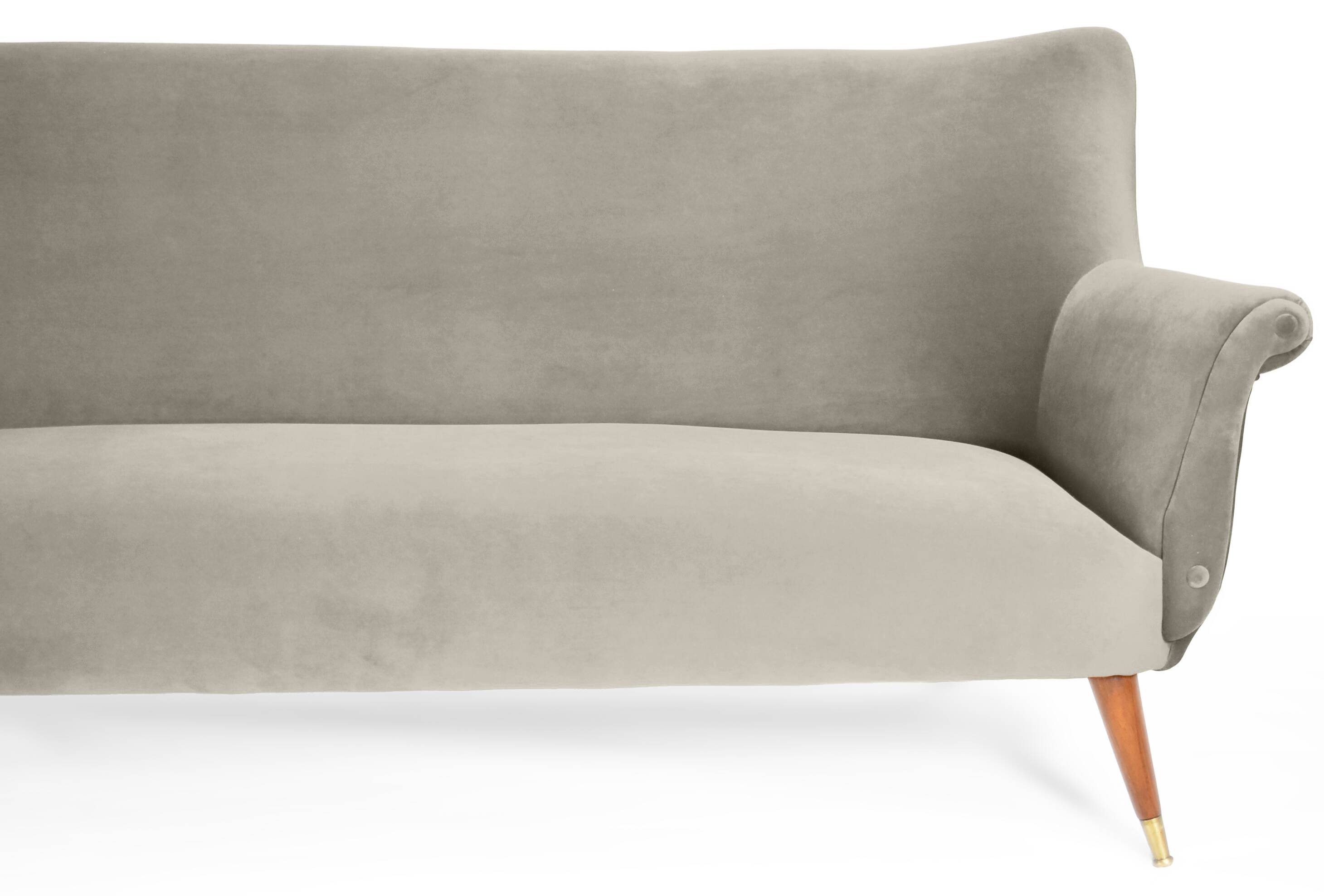 Canapé 3 places en velours d'origine, vieux de plusieurs années 60, gris