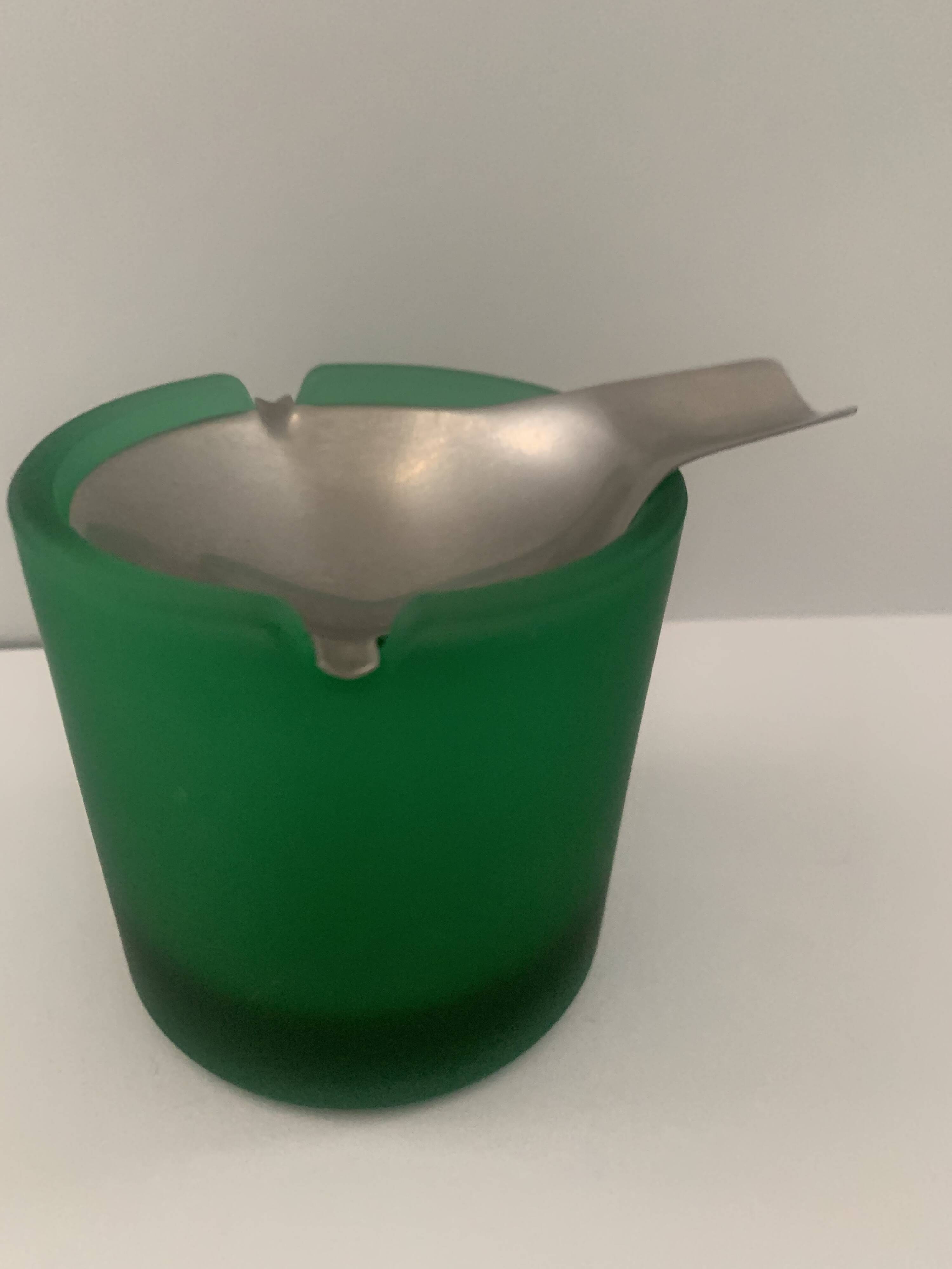 cendrier basculant modèle 504 avec insert en Cromargan de WMF