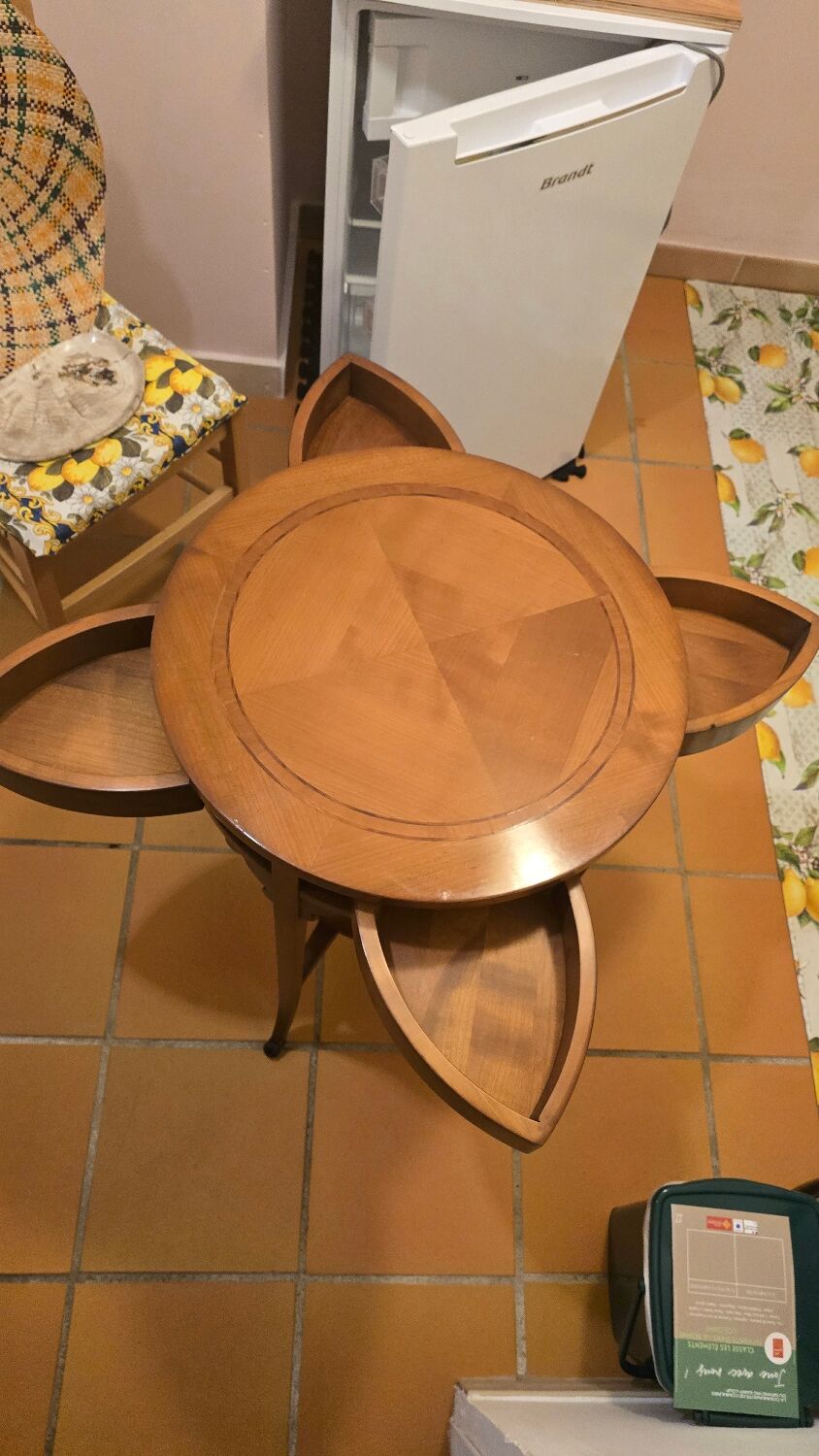 Pedestal Swivel Table with marquetry top