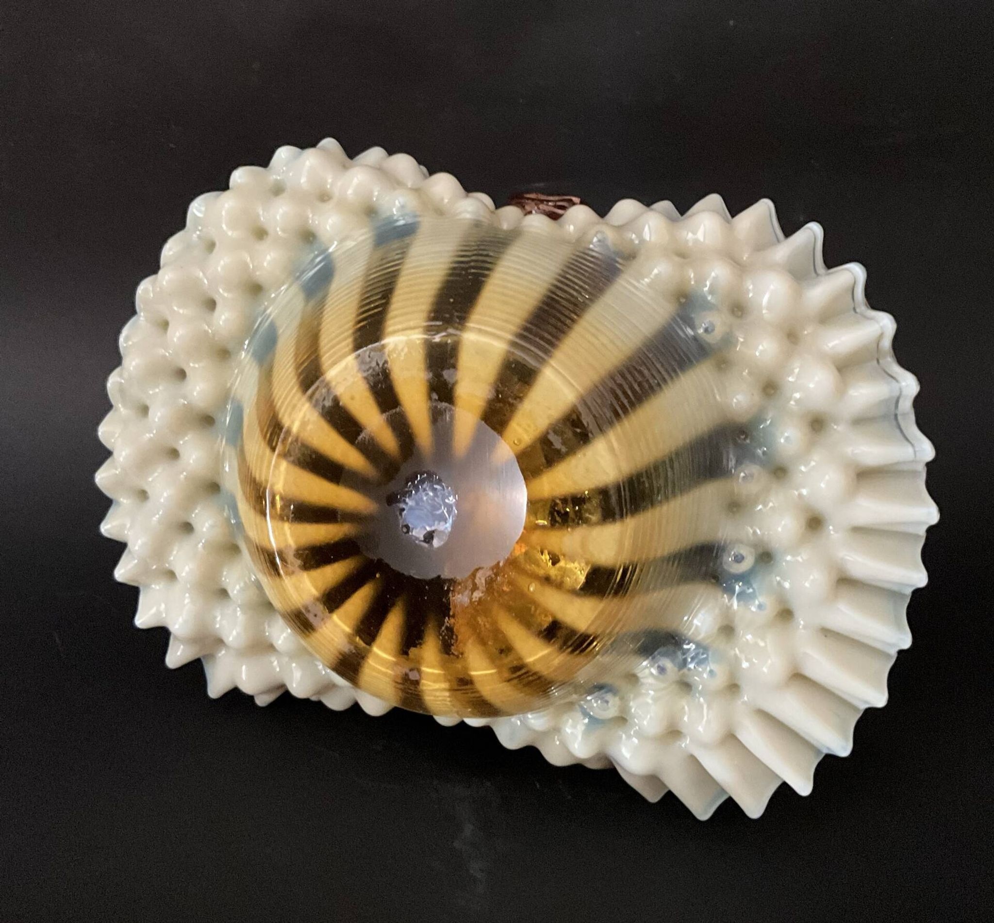 Corbeille Murano en verre soufflé opalin, Italie, années 1950-1960