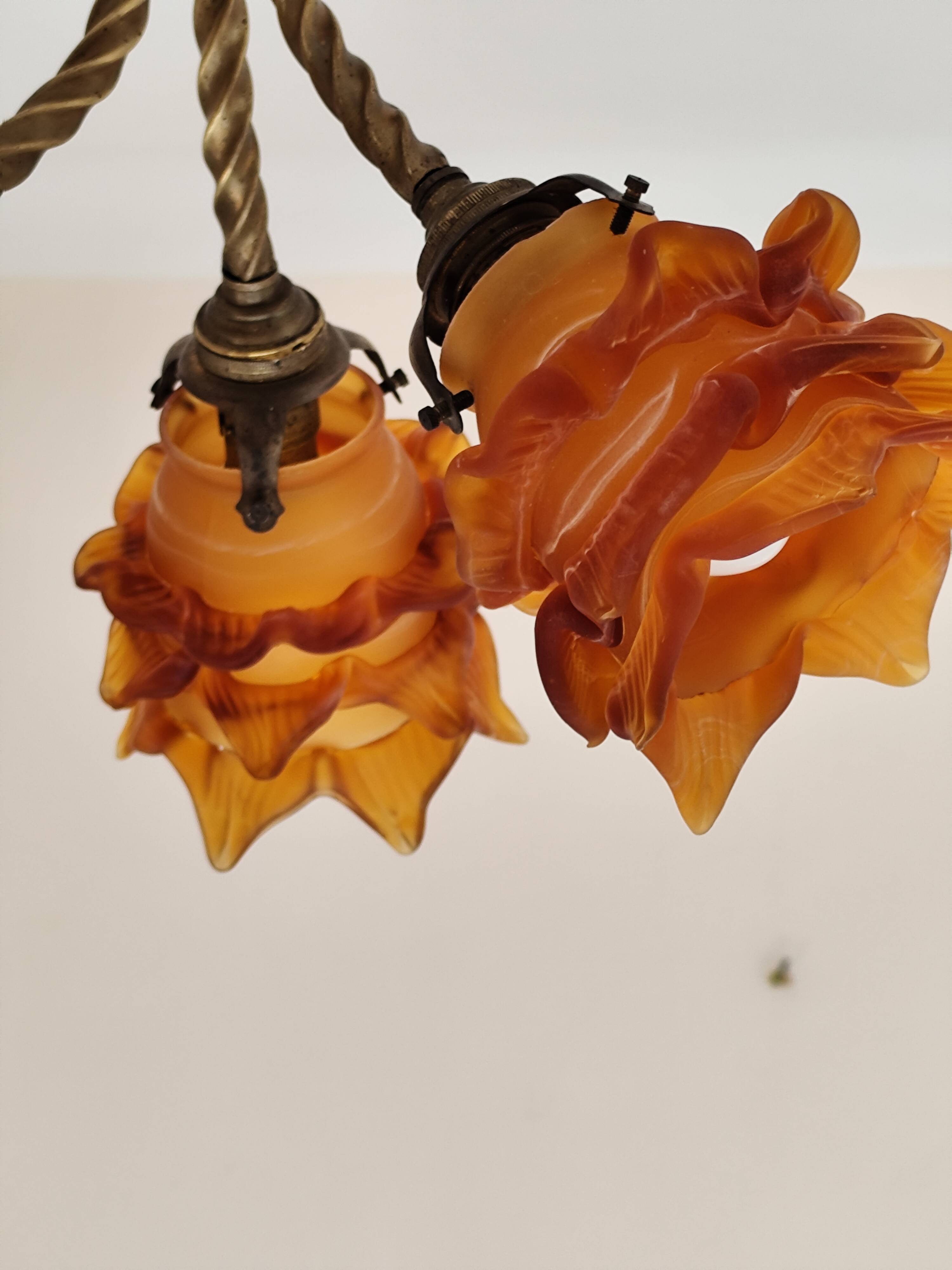 chandelier in Rococo style made of gilded bronze with 3 branches and tulips