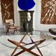 Table basse piétement sculptural par Angelo Ostuni