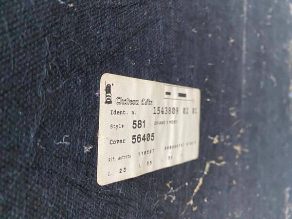 Canapé 2 places Château d'Ax en tissu daim vert 1970