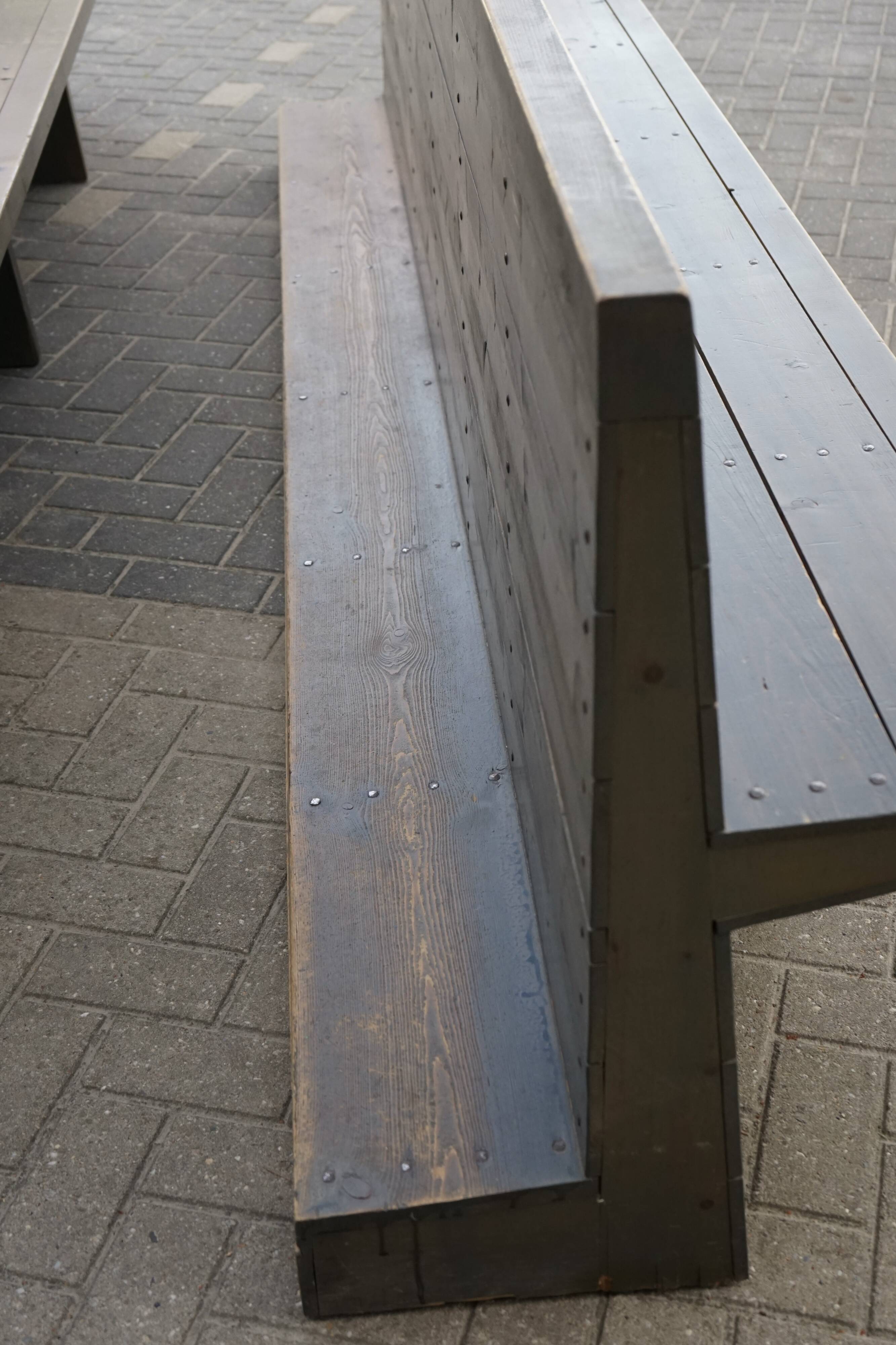 Banc d'École Bossche par Dom Hans van der Laan, 1964