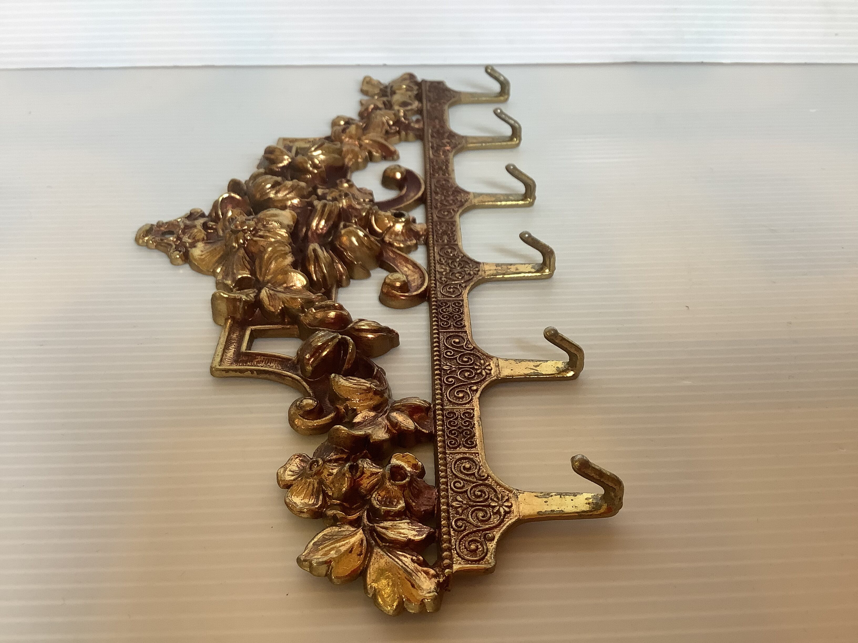 Key hanger key ring door tea towels gilded metal Italy