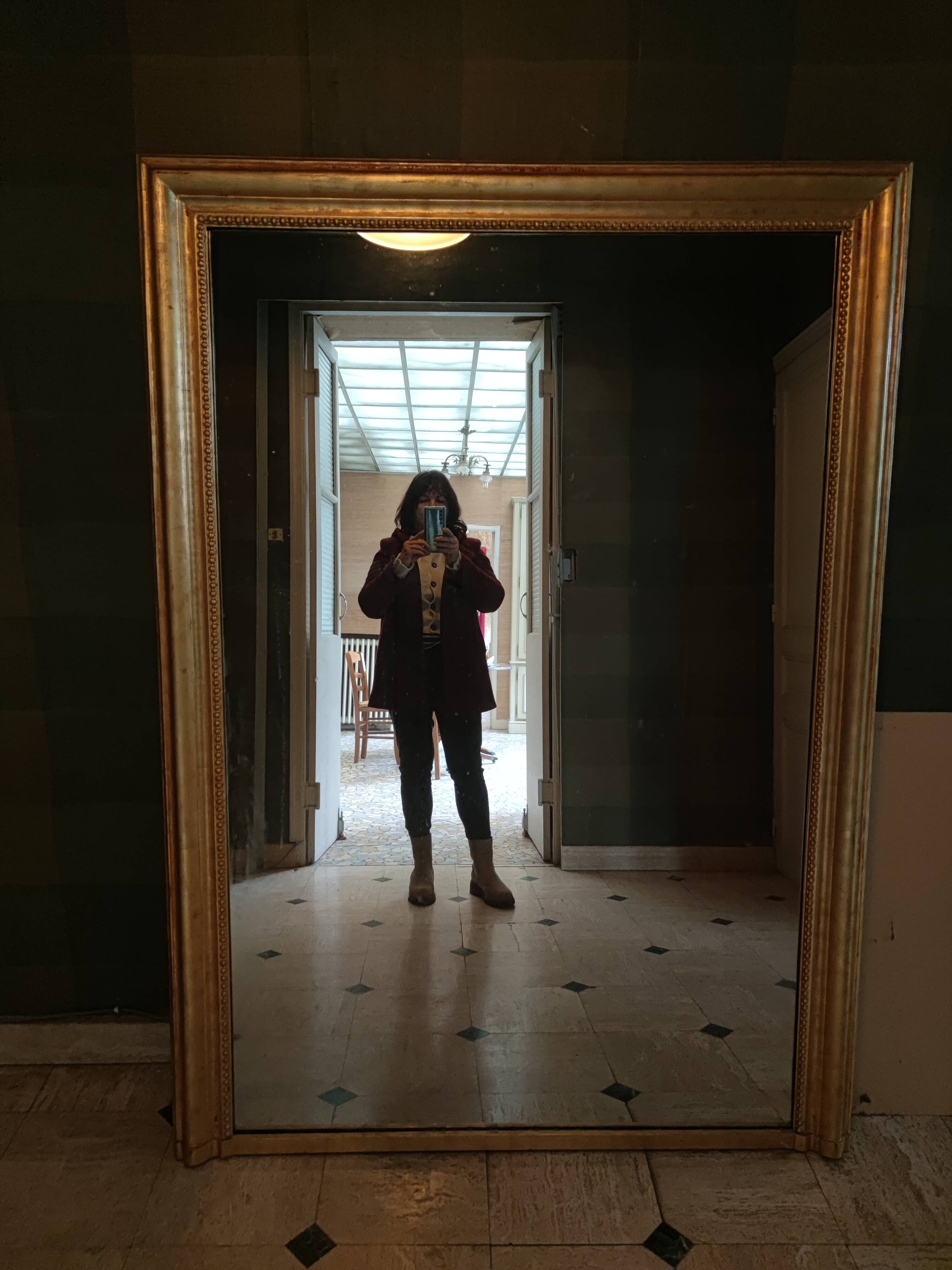 Louis Philippe pearl-gilded mirror in gold leaf, 133/177cm