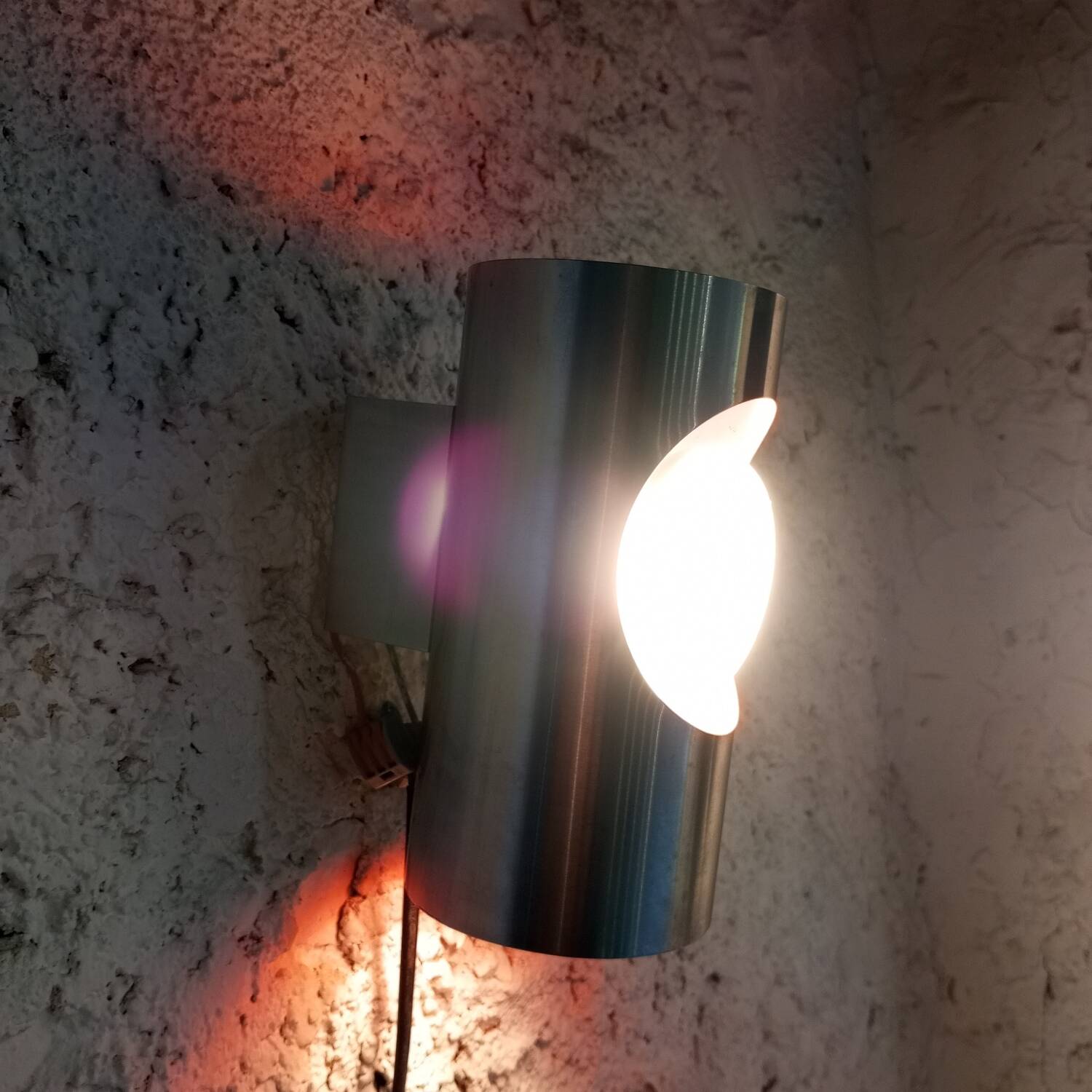 UFO wall light in aluminum and orange
