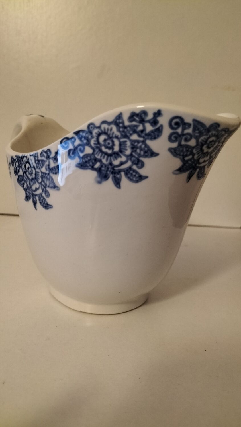 Old sauce boat Longwy