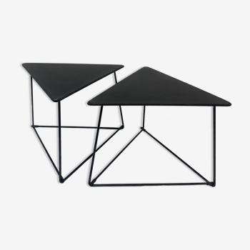 Set of 2 Modernist triangular 'Oti' side table by Niels Gammelgaard for Ikea,  1980s | Selency