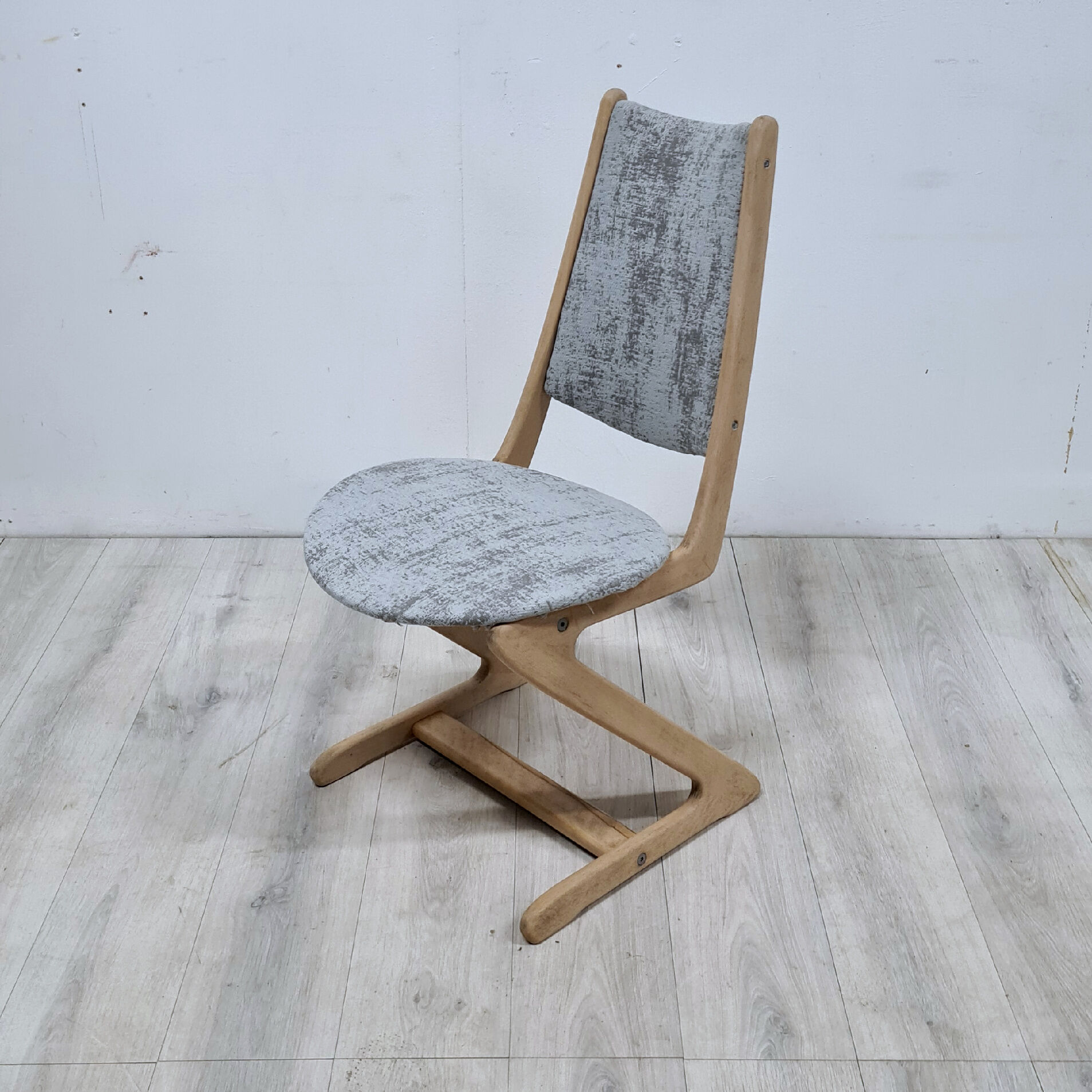 Restored mid century Kangaroo chair, 1960s