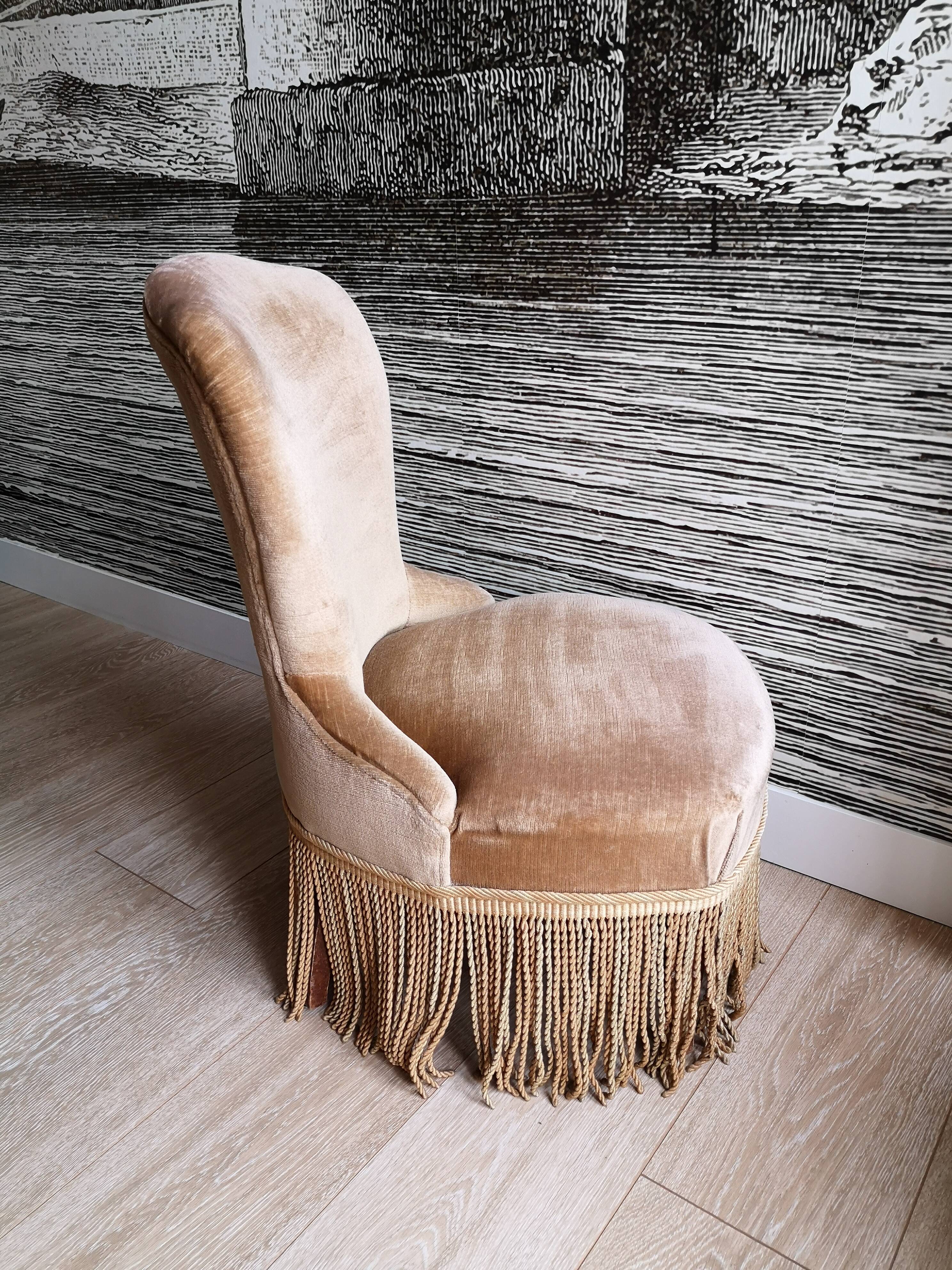 Small armchair toad in taupe velvet