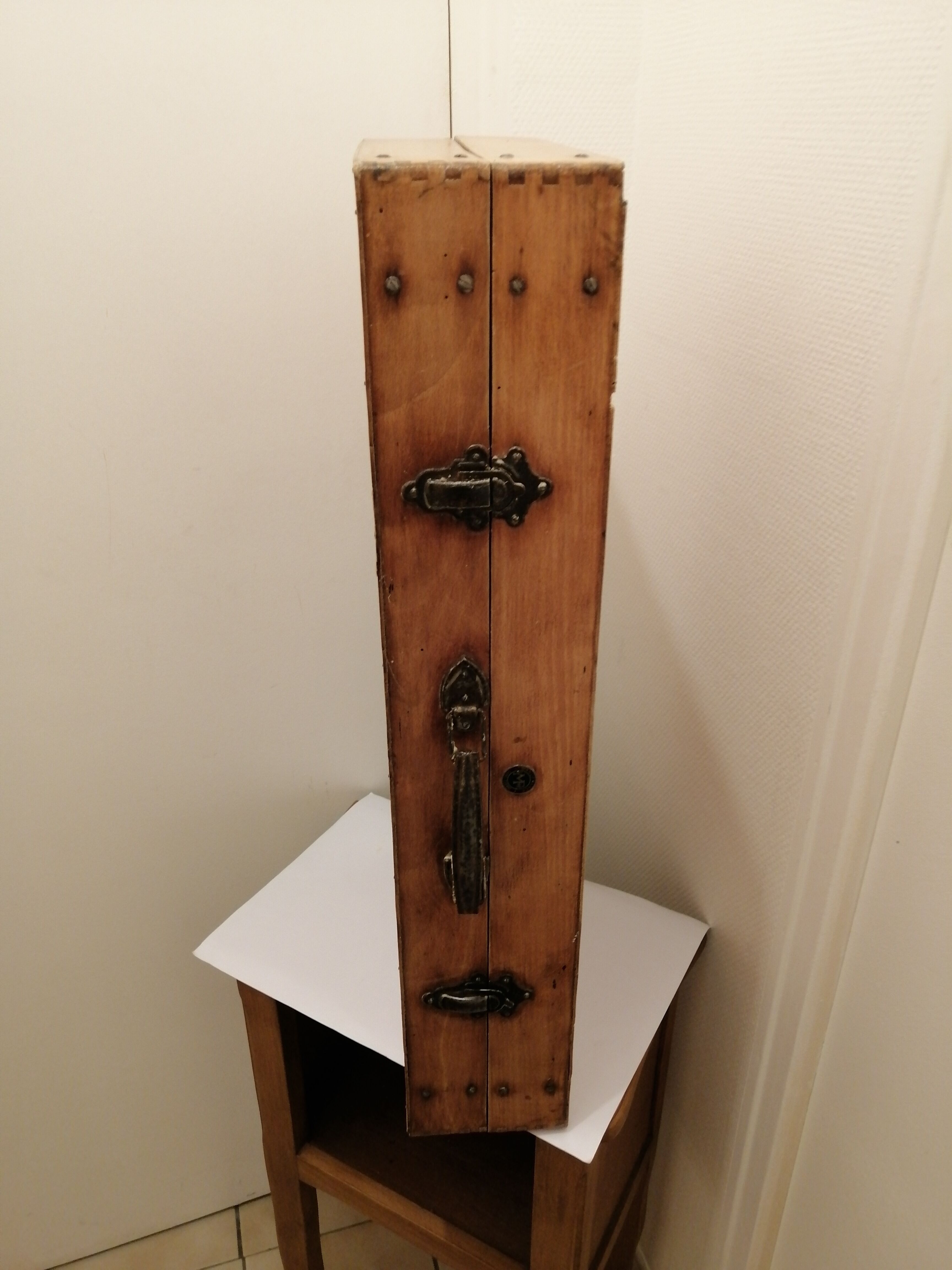 Wooden suitcase for old deco