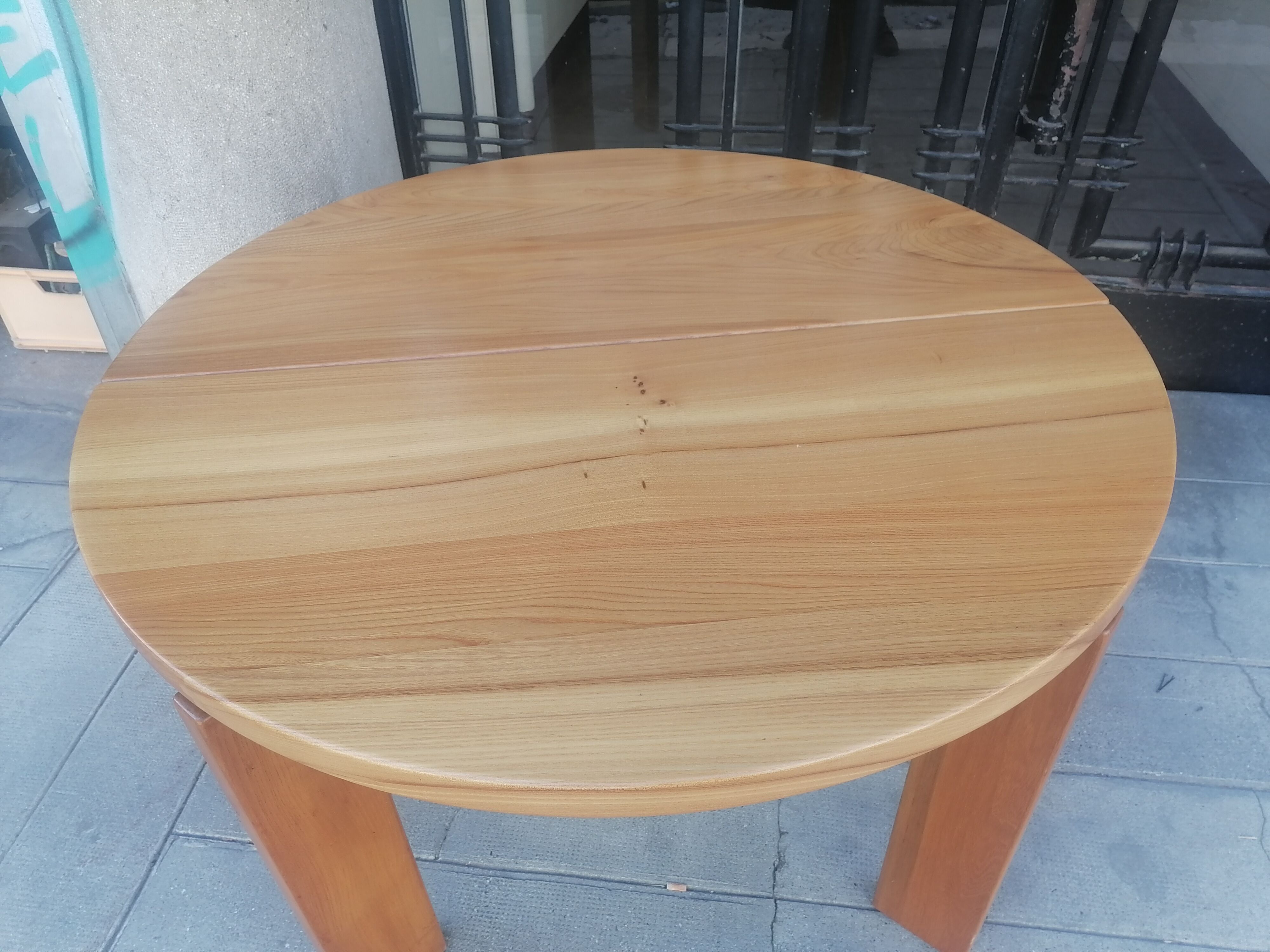 Table regain and six chairs