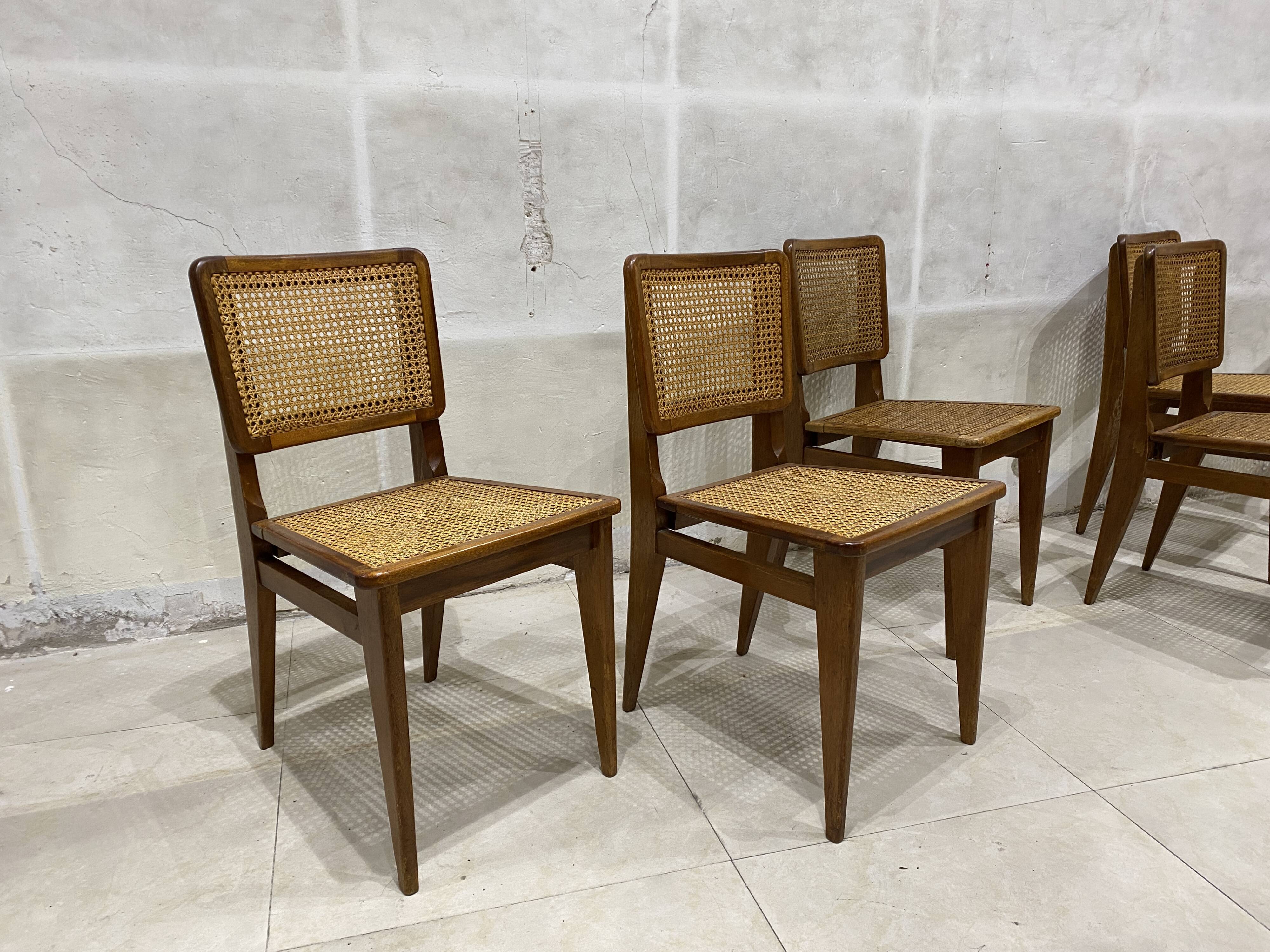 Série de six chaises cannées