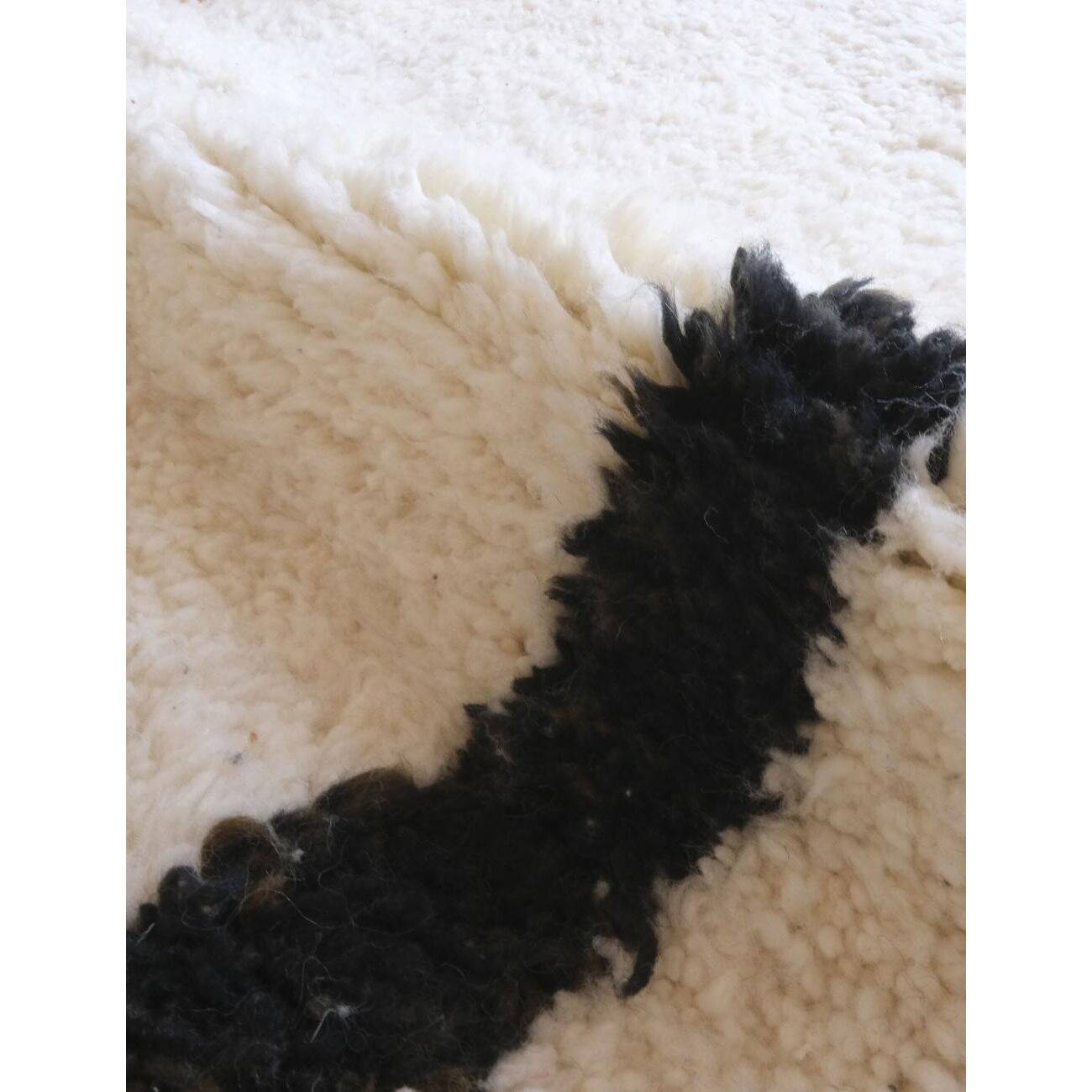 Berber wool rug size 150 x 250 cm