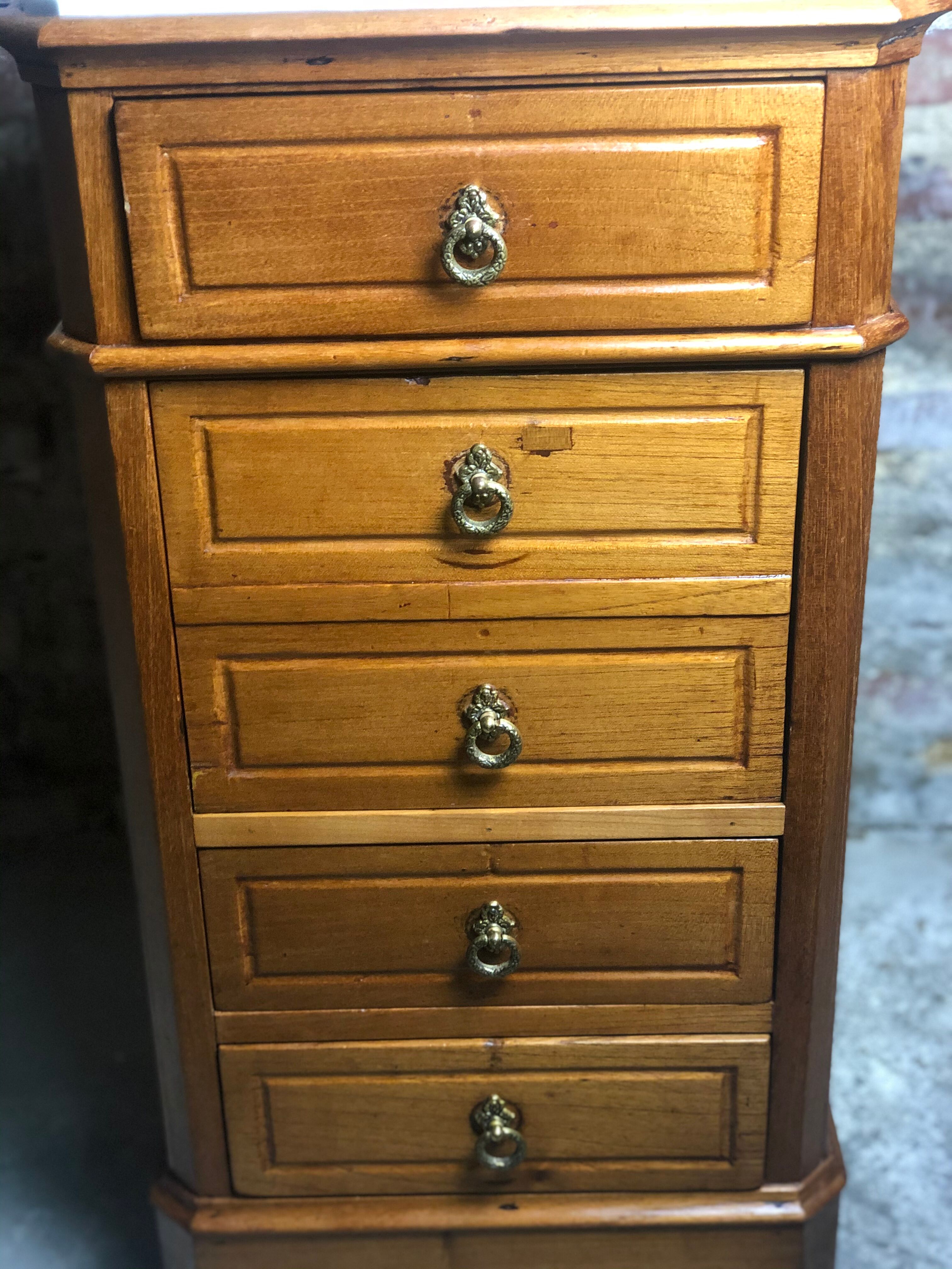 Waxed beech chiffon with white marble top