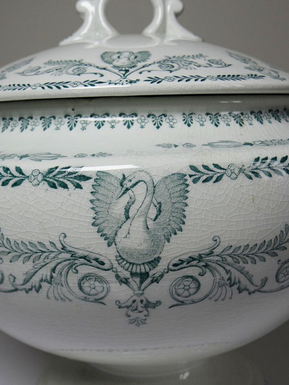 Large antique soup tureen K&G Lunéville Compiègne model in ironstone.