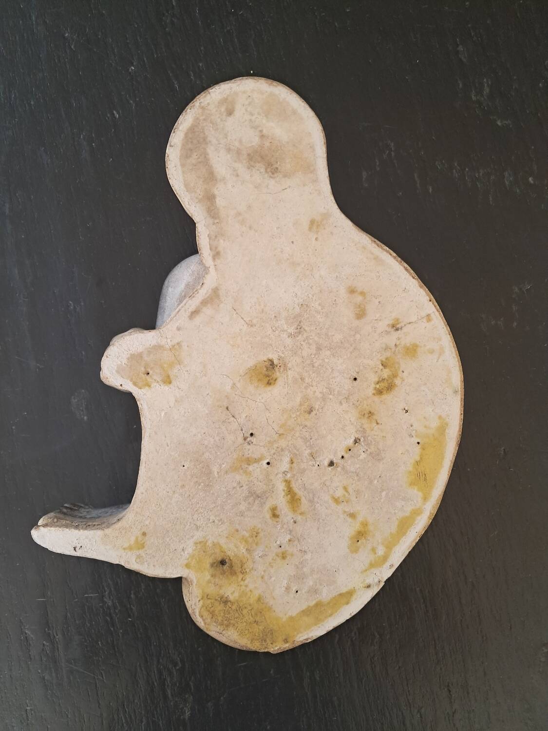 Sculpture of a woman, curiosity