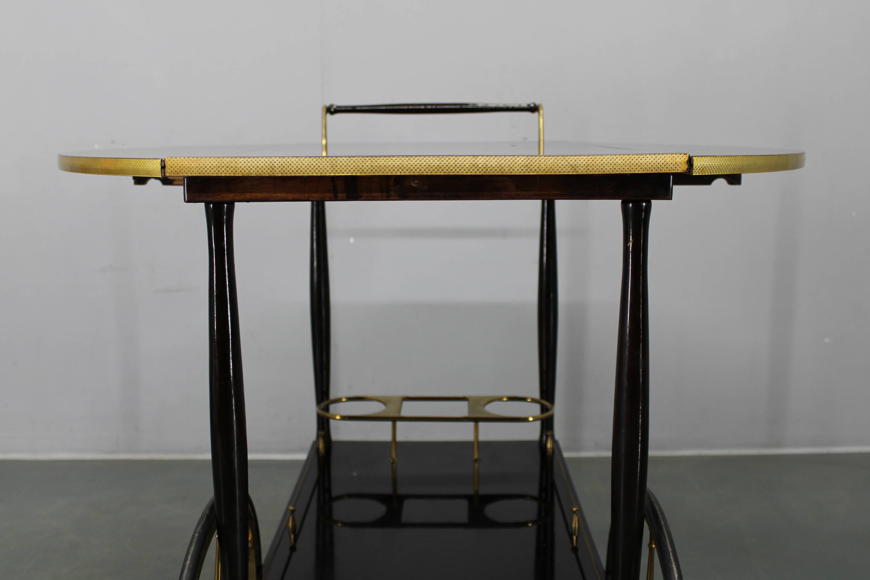 Italian mid-century bar cart with folding leaves, brass and wood