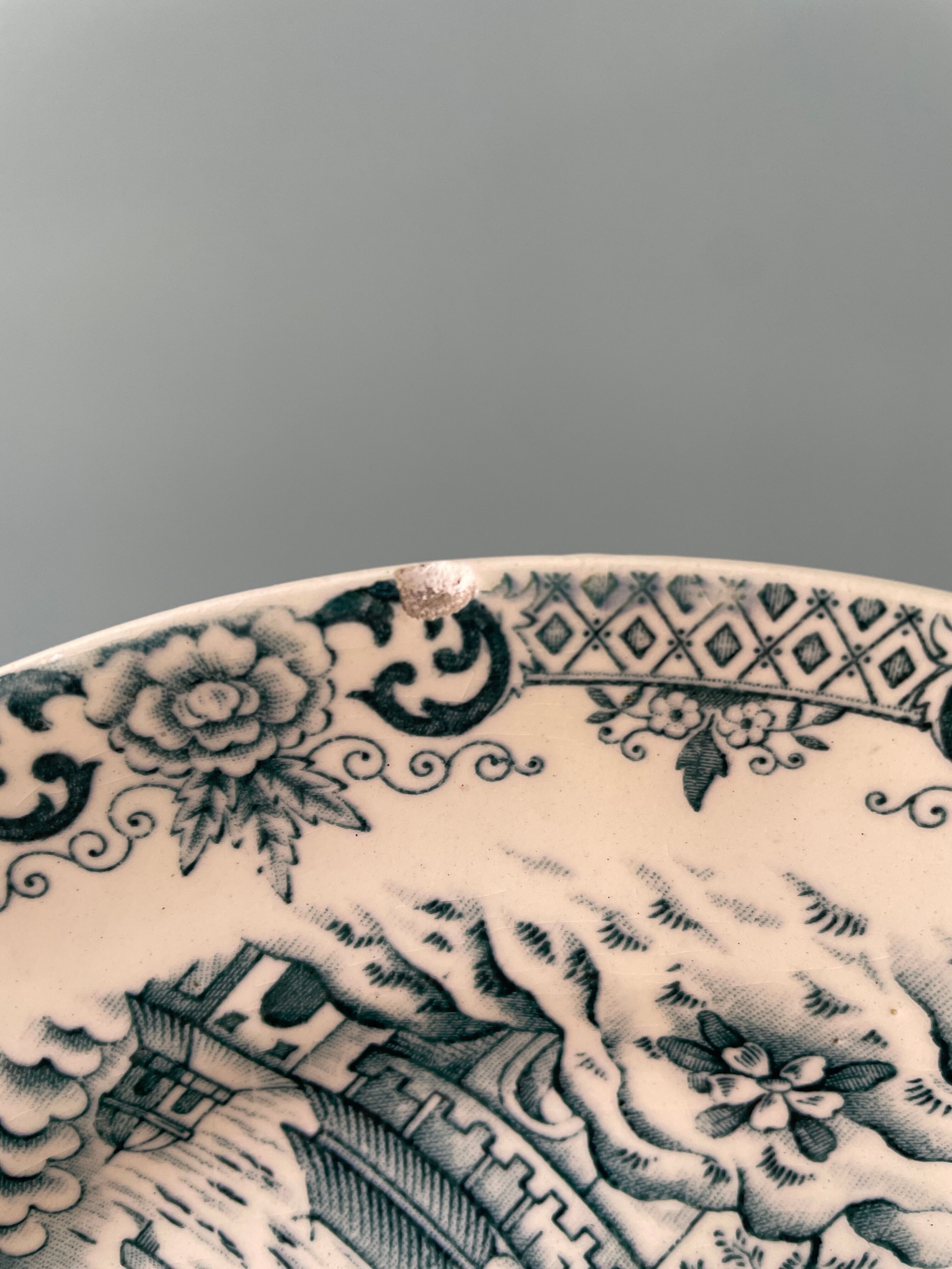 Set of 5 plates Terre De Fer Choisy Le Roi, model "Saigon"