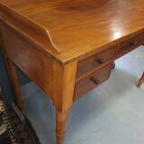 Bureau plat avec rebord