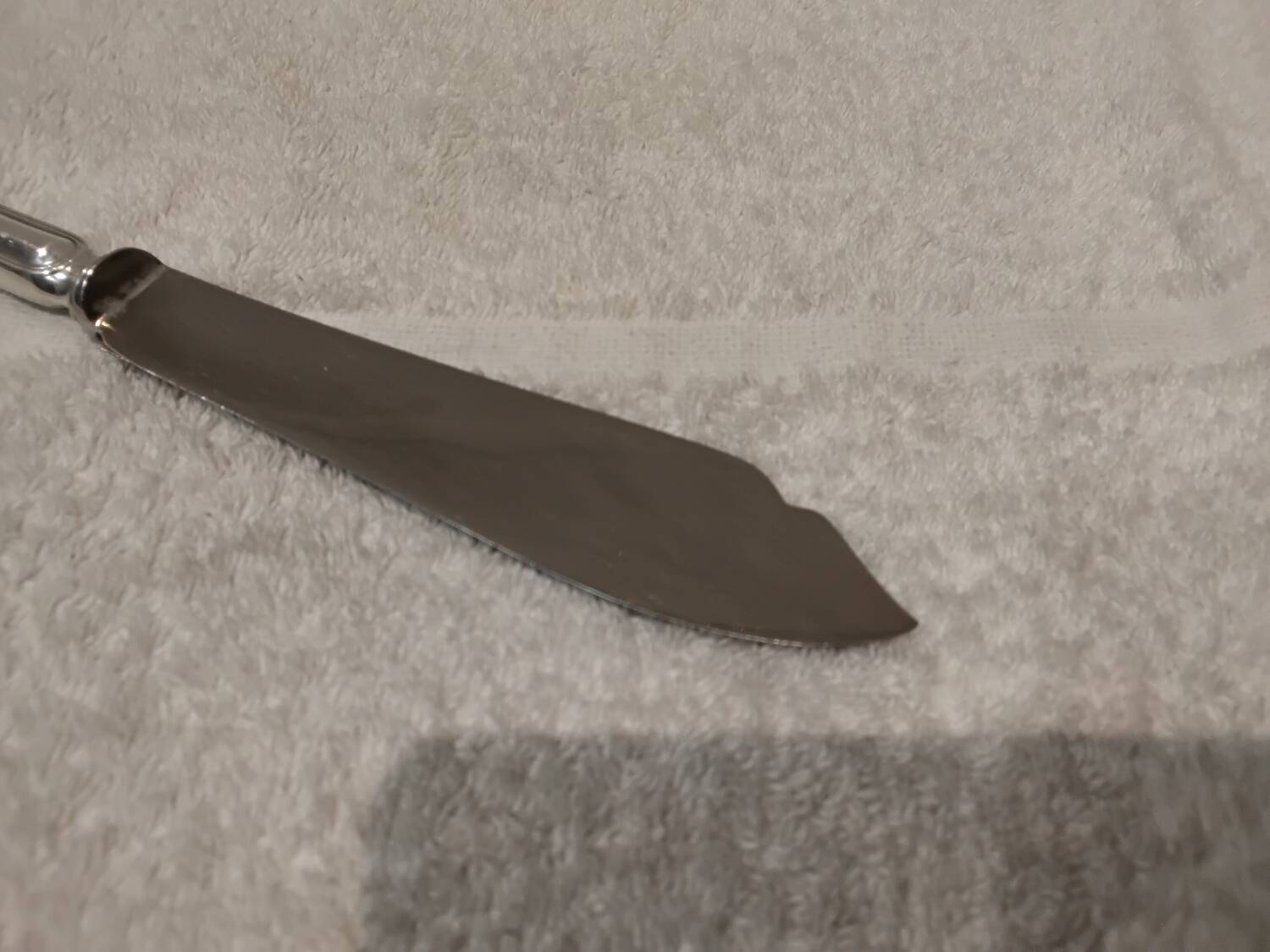 Couteau de service pour gateau manche argent 800 suisse Jezler filet
