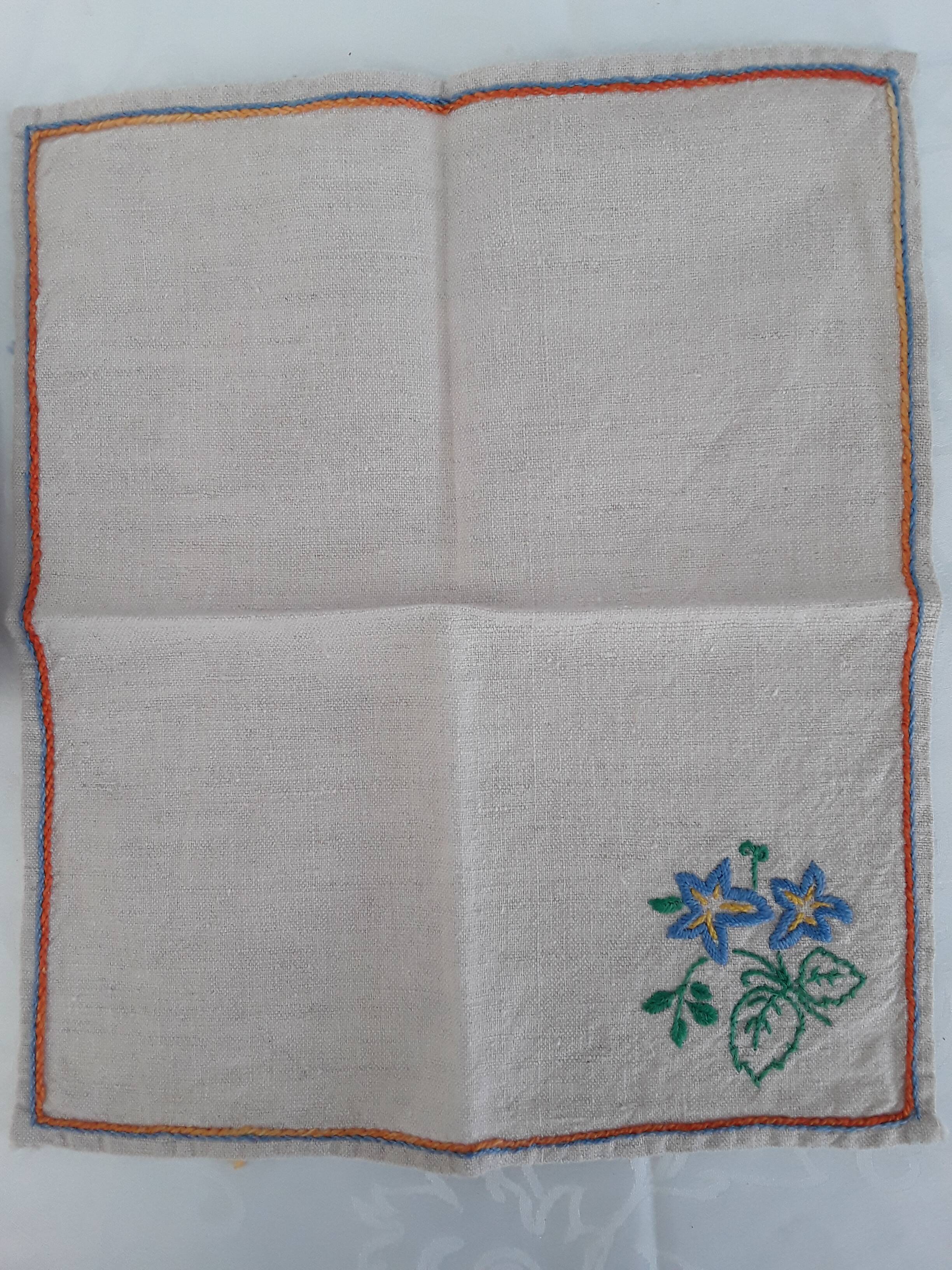 6 embroidered napkins Handmade