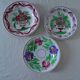 3 assiettes  plates sarreguemines, fleurs faience ancienne rouge et vert
