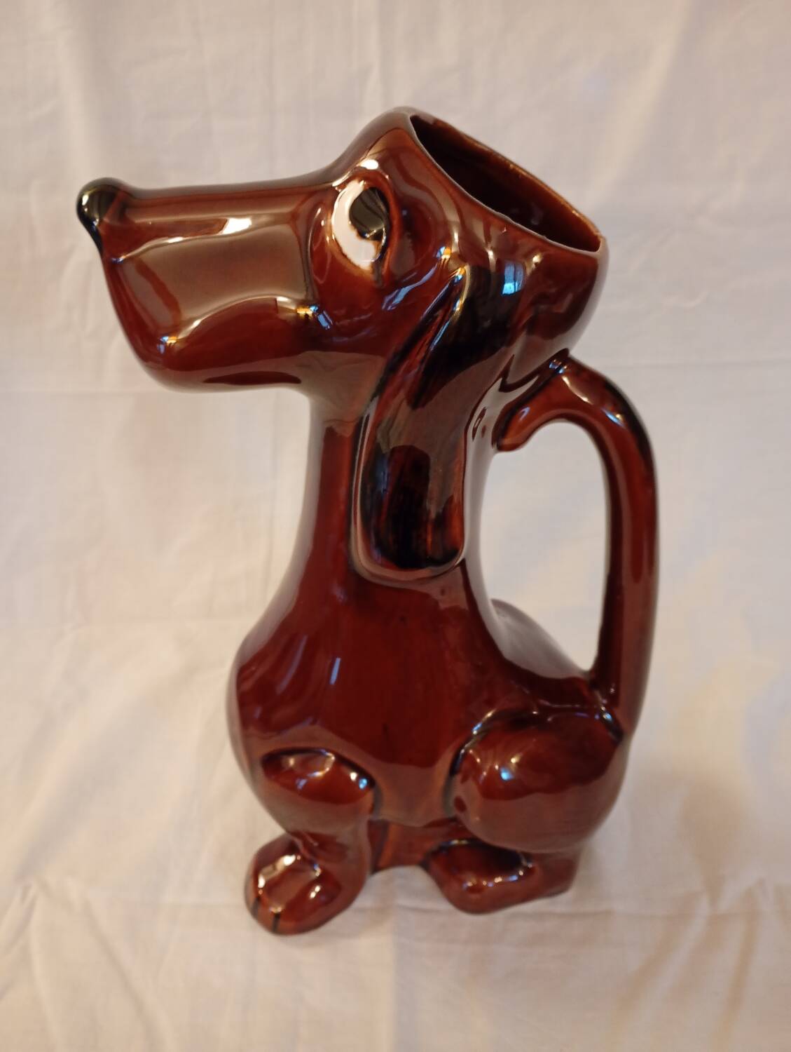 Dog pitcher
