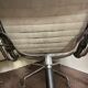 Suite de 4 fauteuils en cuir blanc Ray et Charles Eames