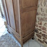 Armoire parisienne