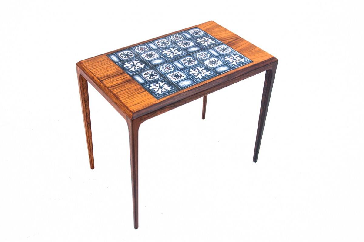 Side table with blue ceramics, Denmark, 1960s. After renovation.