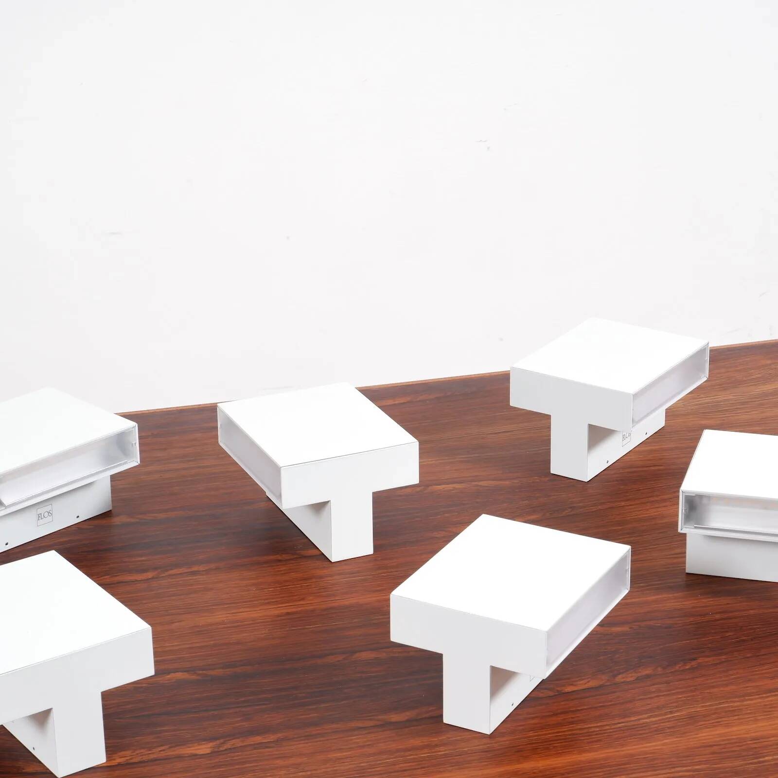 “Tight light” wall lamps by Piero Lissoni for Flos