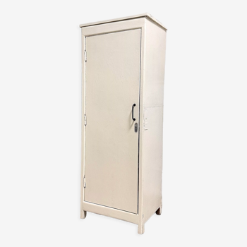 Armoire parisienne en bois couleur lin