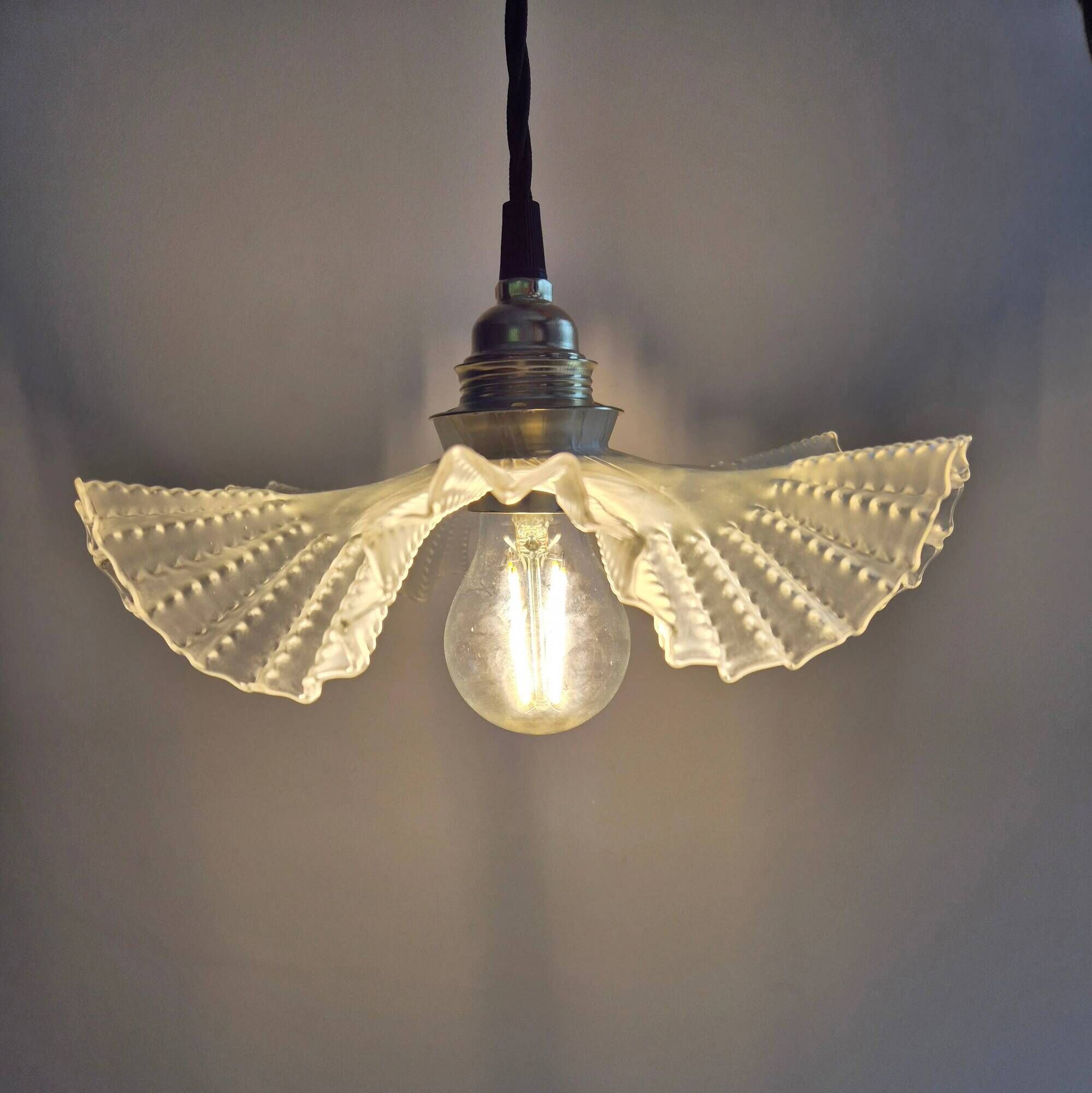 Suspension antique en verre