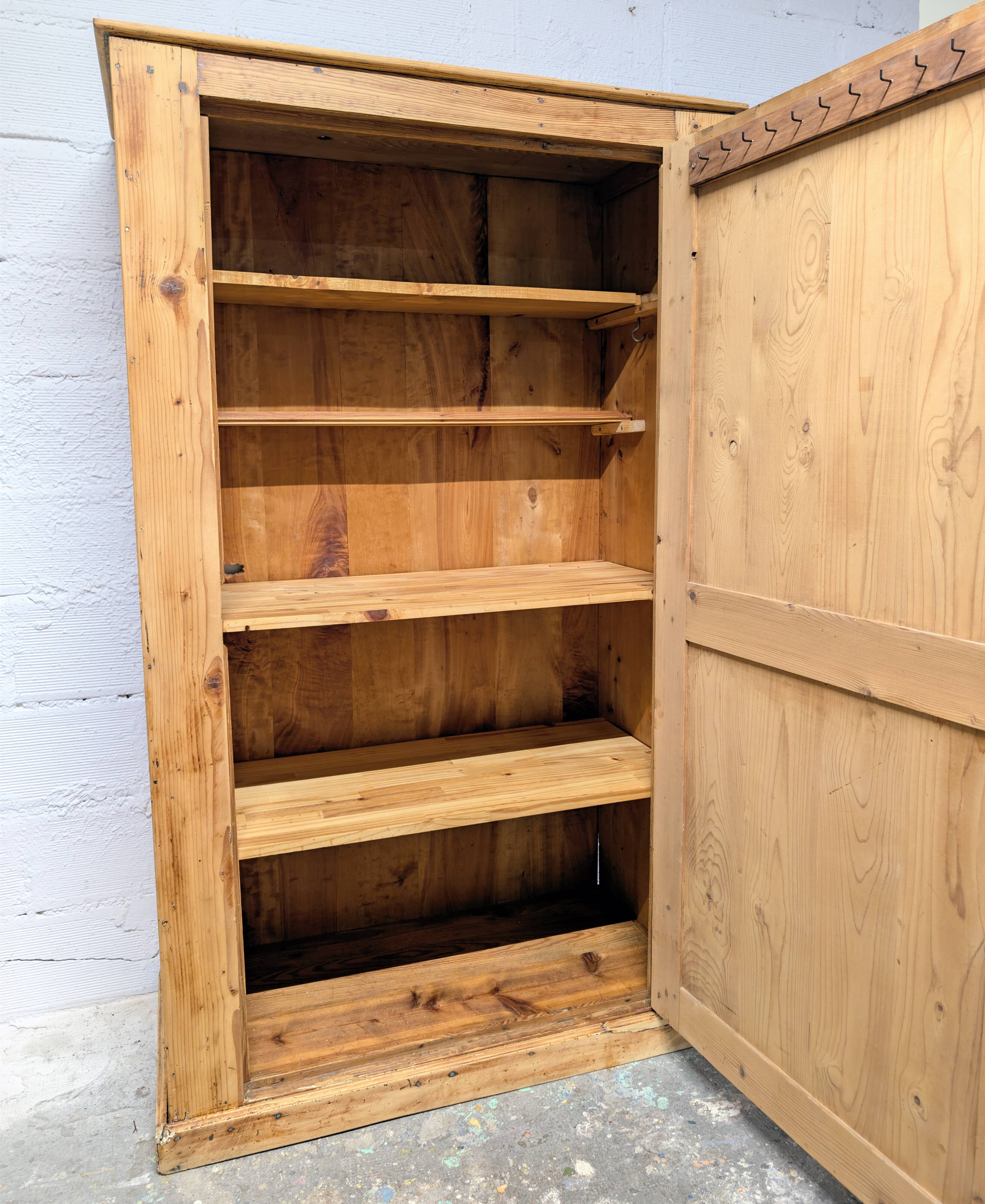 Grande bonnetière rustique