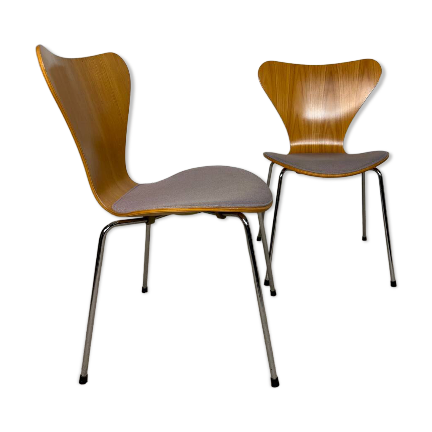 Pair of chairs Series 7 – Arne Jacobsen for Fritz Hansen